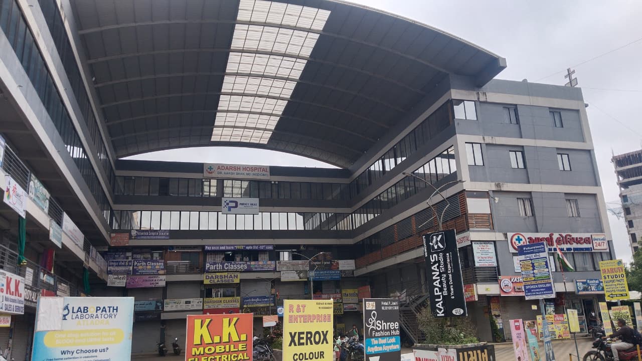 270 square feet Office for sale in Office No. 203, Second Floor, Pramukh Bazar Complex, Atladra – Bill Canal Road, Vadodara. Vadodara — photo 2