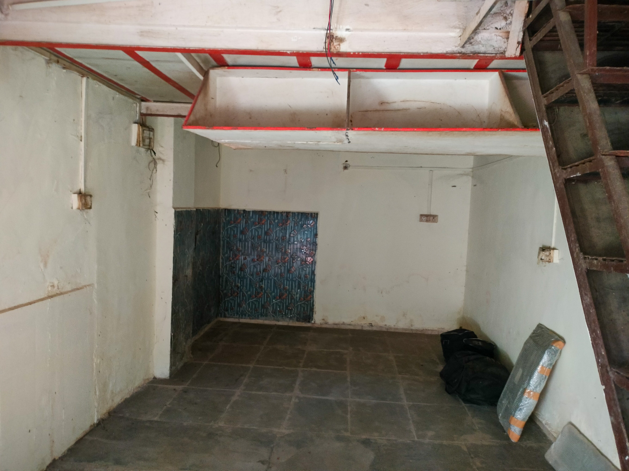 23 square meter Shops for sale in Chowk — photo 1