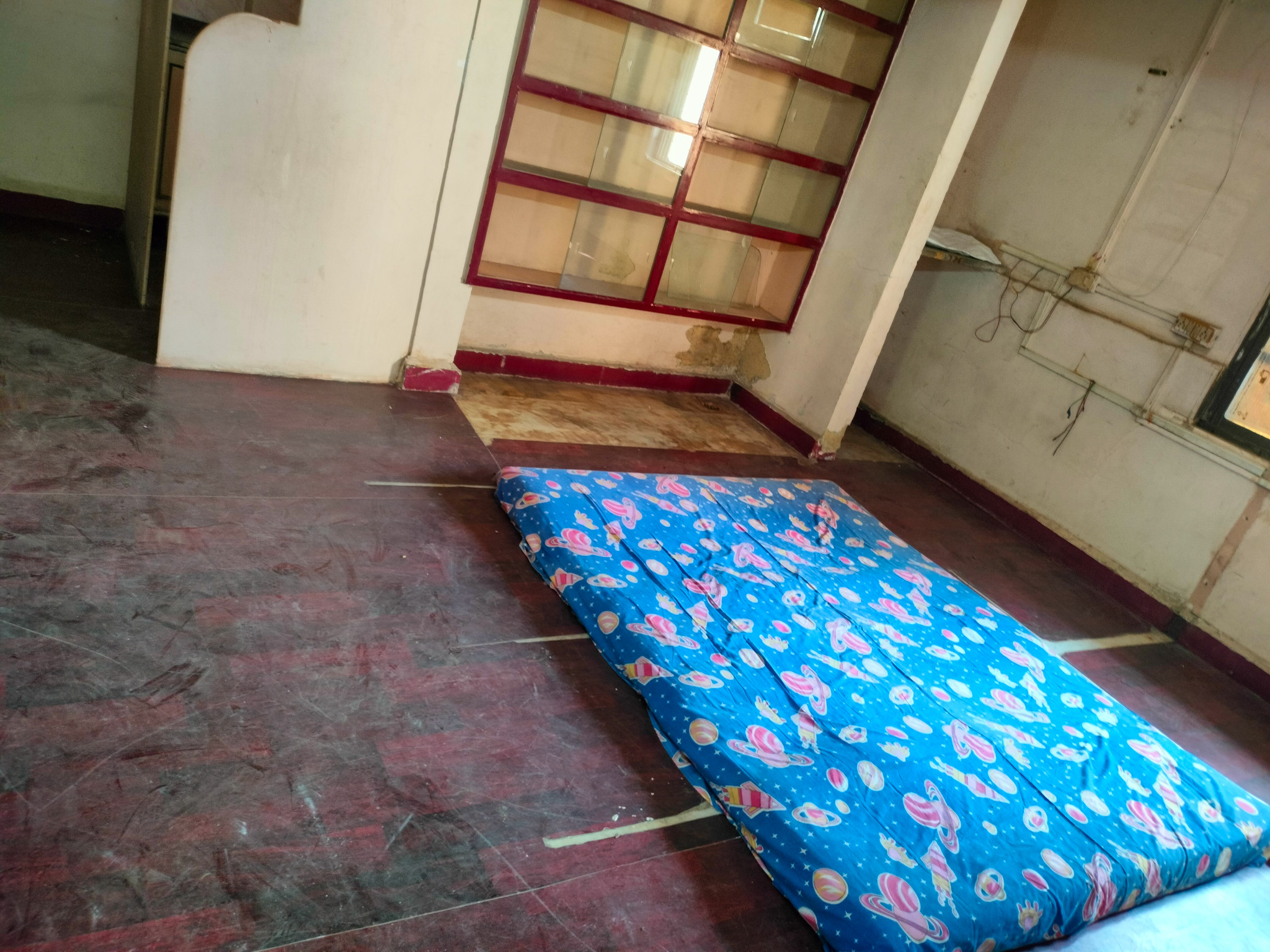 550 square feet Flat for sale in Chowk — photo 6