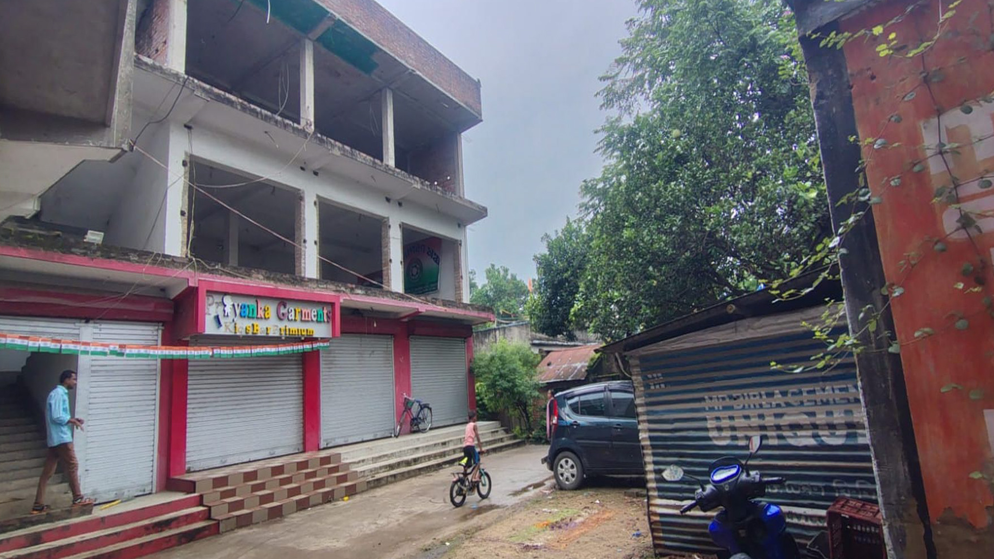 2135.31 square feet Shops for sale in Bamunpara more Memari — photo 13