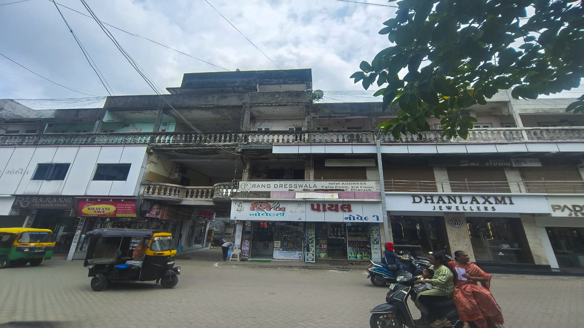 233.88 square meter Shops for sale in Bharuch Bharuch — photo 3