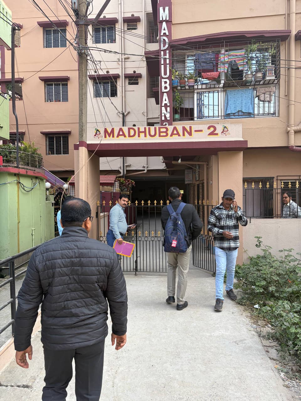 884 square feet Flat for sale in Mahiari — photo 1