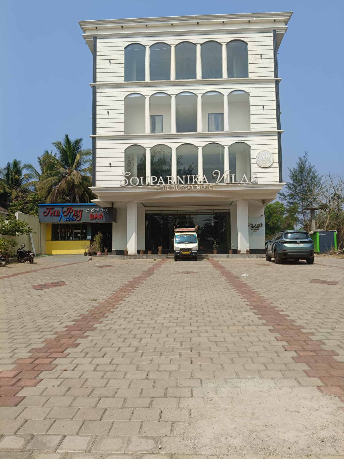 Hotel for sale in Koteshwar — photo 1