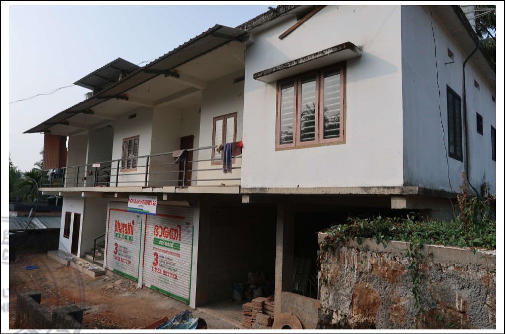 341.06 square meter Shops for sale in Elettil Desom Kohikode Kihakkoth Village Koduvally — photo 1