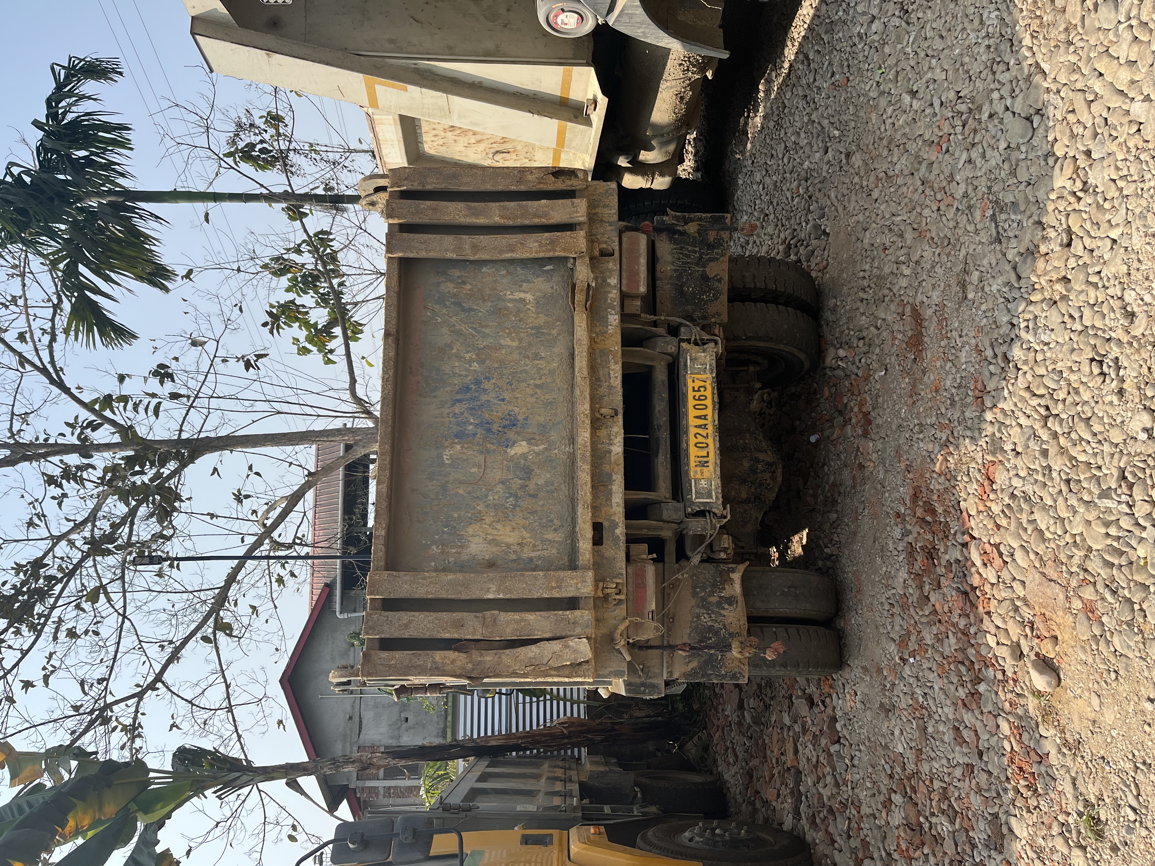 Ashok Leyland Tipper for sale in Jorhat Jorhat — photo 3