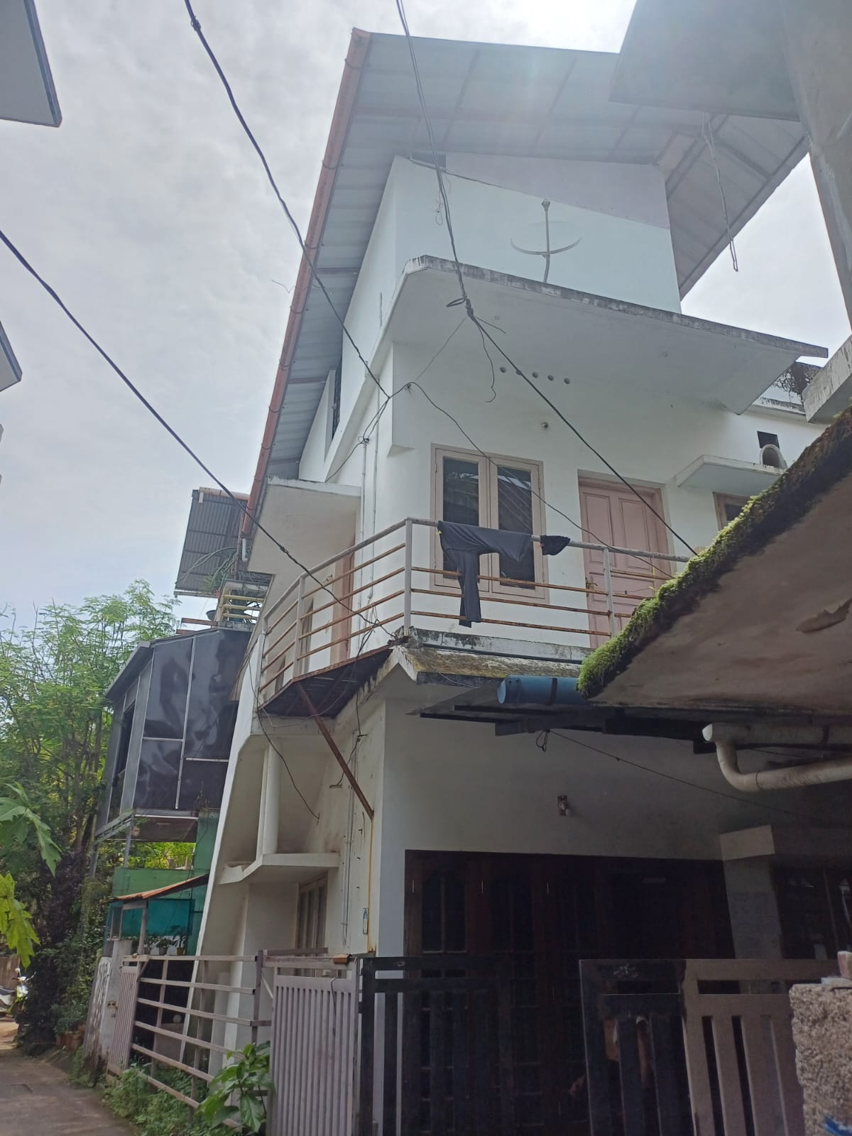967 square feet Individual House for sale in ELAMAKKARA Kochi — photo 1