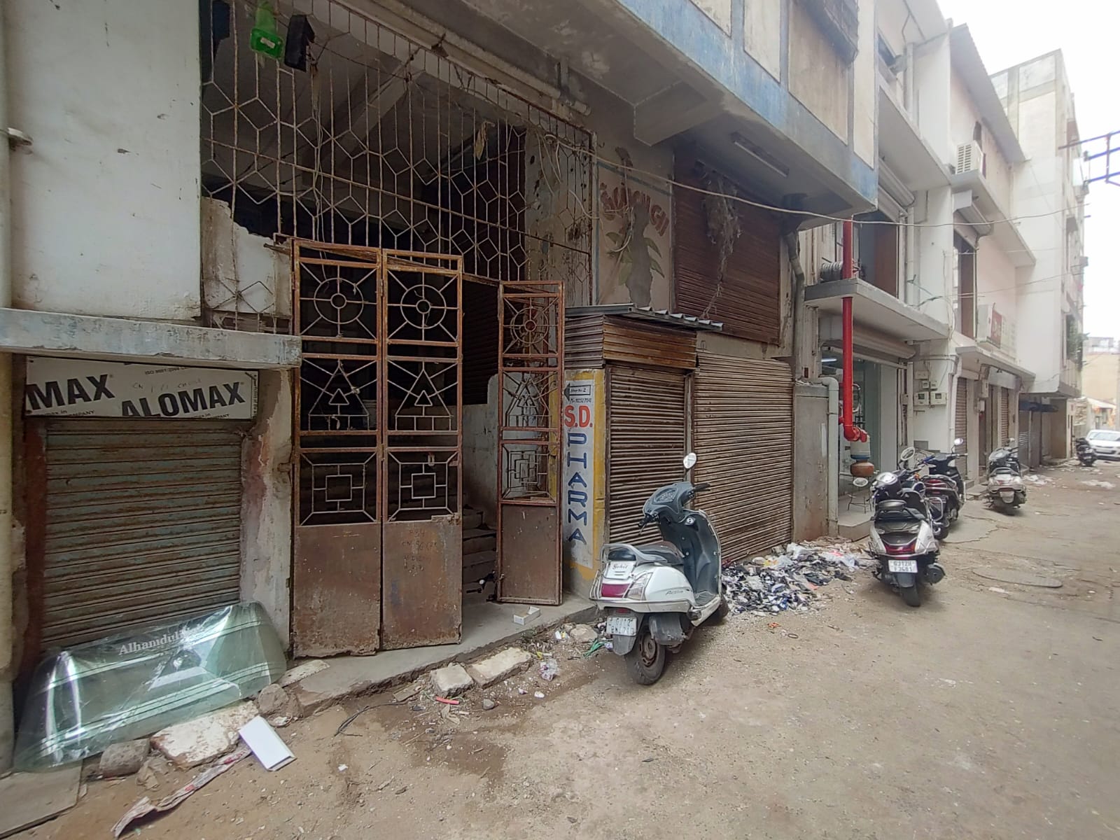 13.5 square meter Shops for sale in Bhuj — photo 1