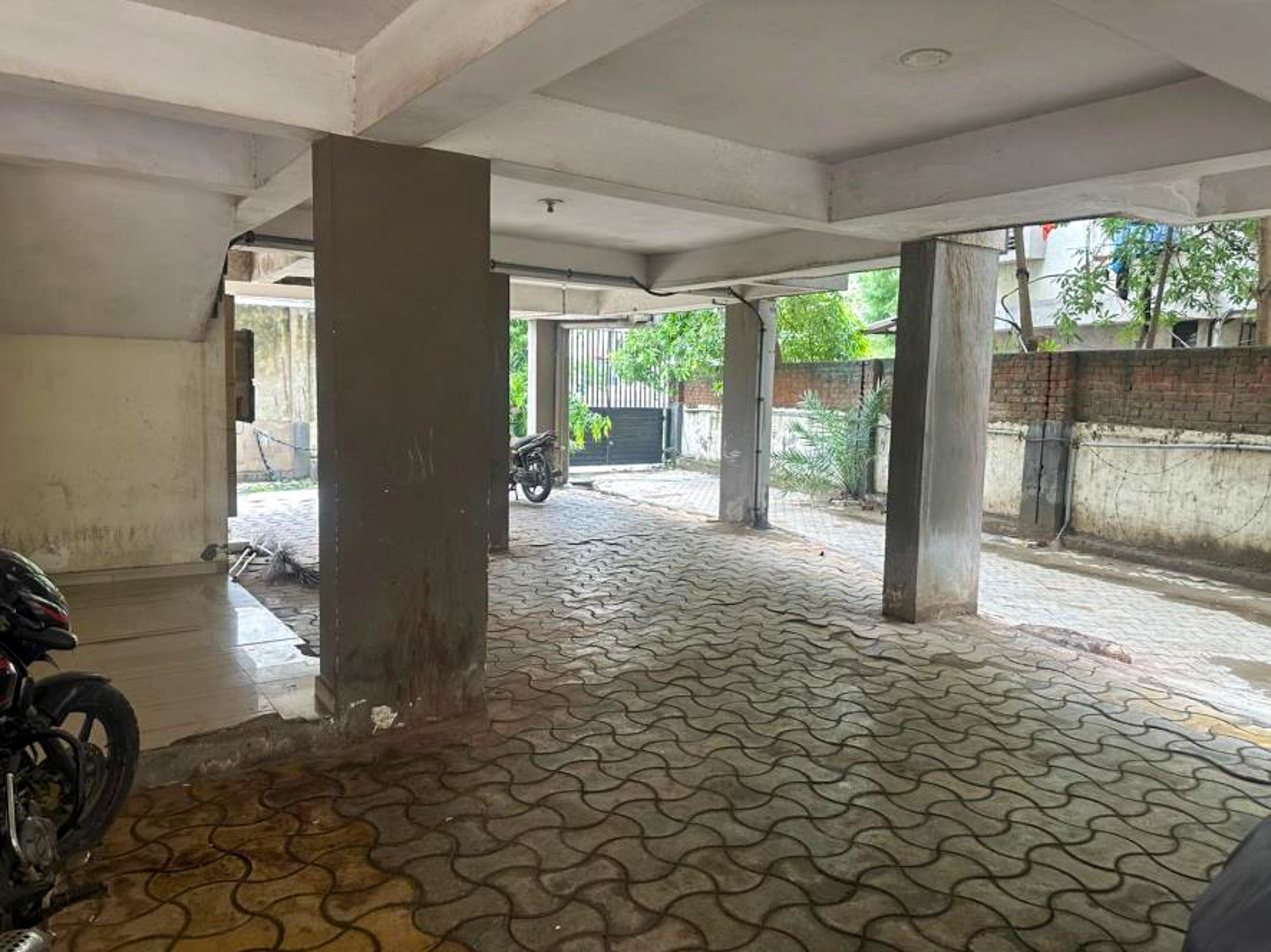 Flat for sale in SHREEYA RESIDENCY NEAR HARIOM SOCIETY SP RING ROAD GOKUL NAGAR ODHAV AHMEDABAD Ahmedabad — photo 3
