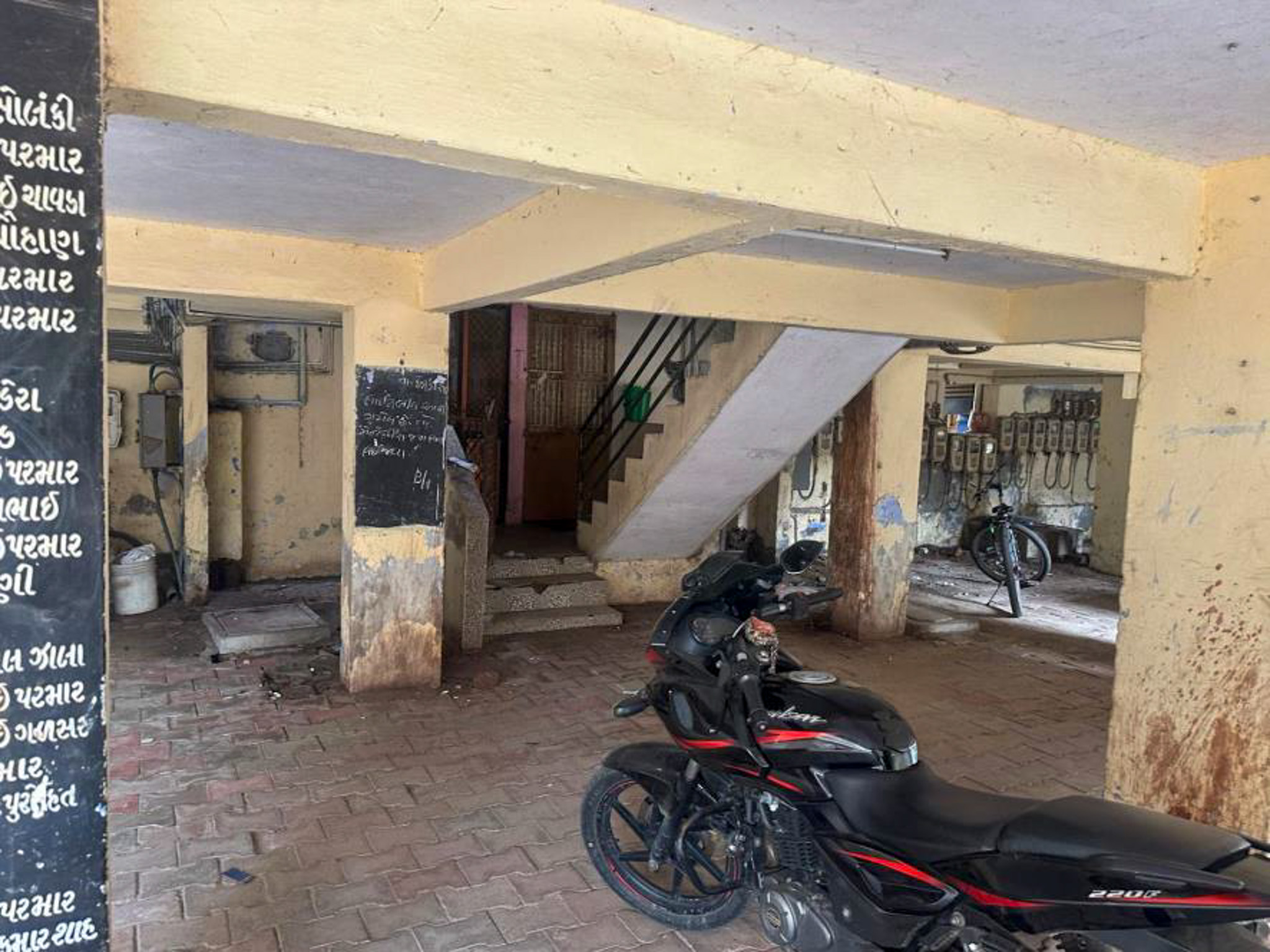 Flat for sale in Satyam Apartment Rakhial Maninagar Ahmedabad — photo 1