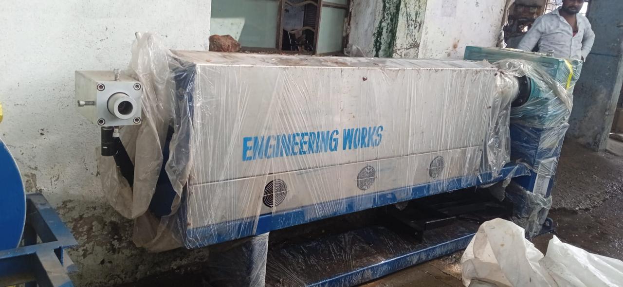 THREE MACHINERIES 1. Extruder with two Taka with panel  Sagar Engineering Works 2. Laying Machine with Panal Sagar Engineering Works 3. Armoring Machine  Sagar Engineering Works for sale in NAGPUR Nagpur — photo 2