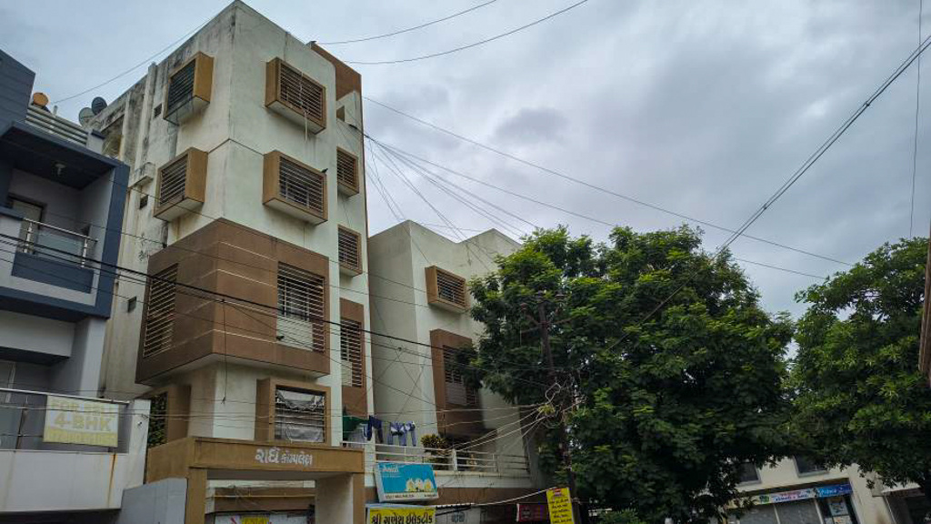 3 BHK Flat for sale in Radhe Complex, Urban Rajkot — photo 50