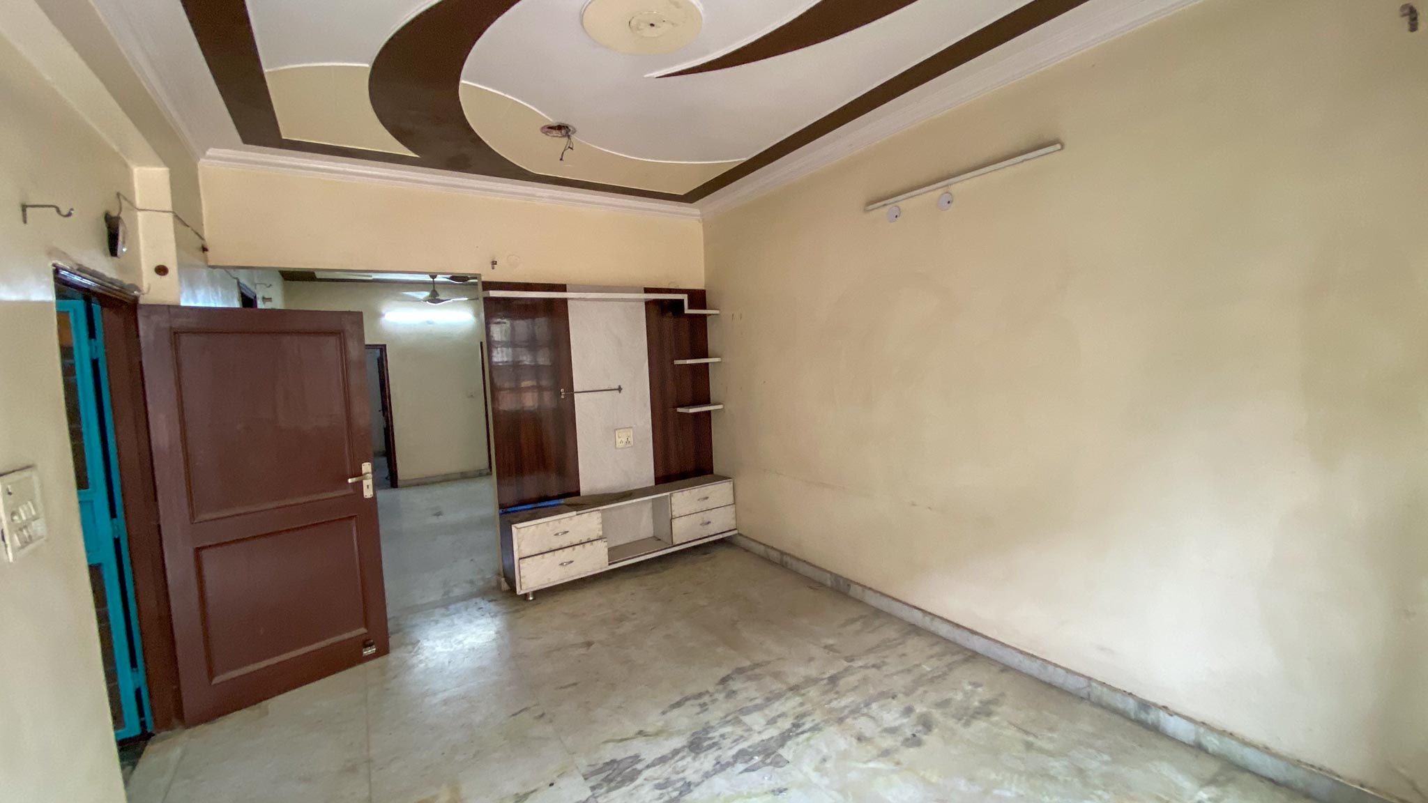 1350 square feet Flat for sale in Bhajanpura New Delhi — photo 2