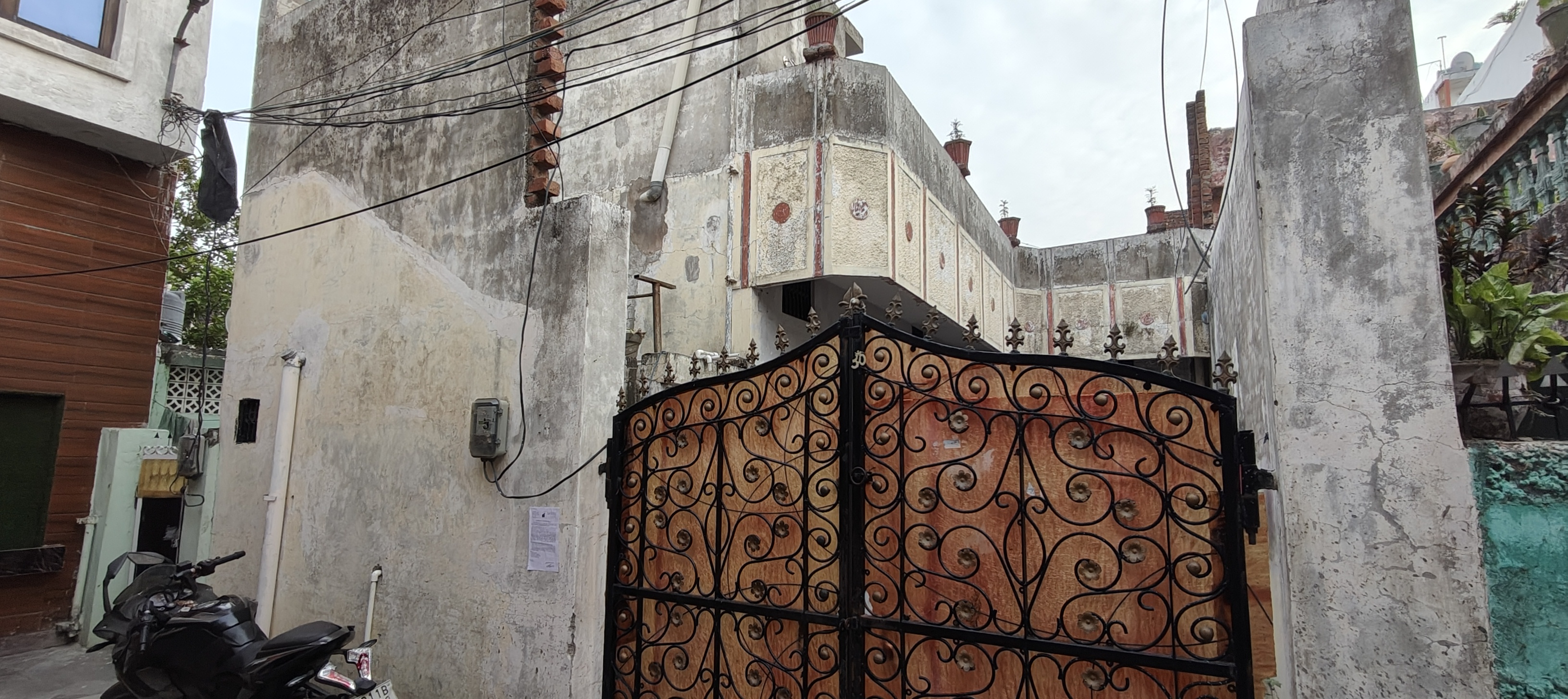 Individual House for sale in Naveen Nagar Kailashpur — photo 1