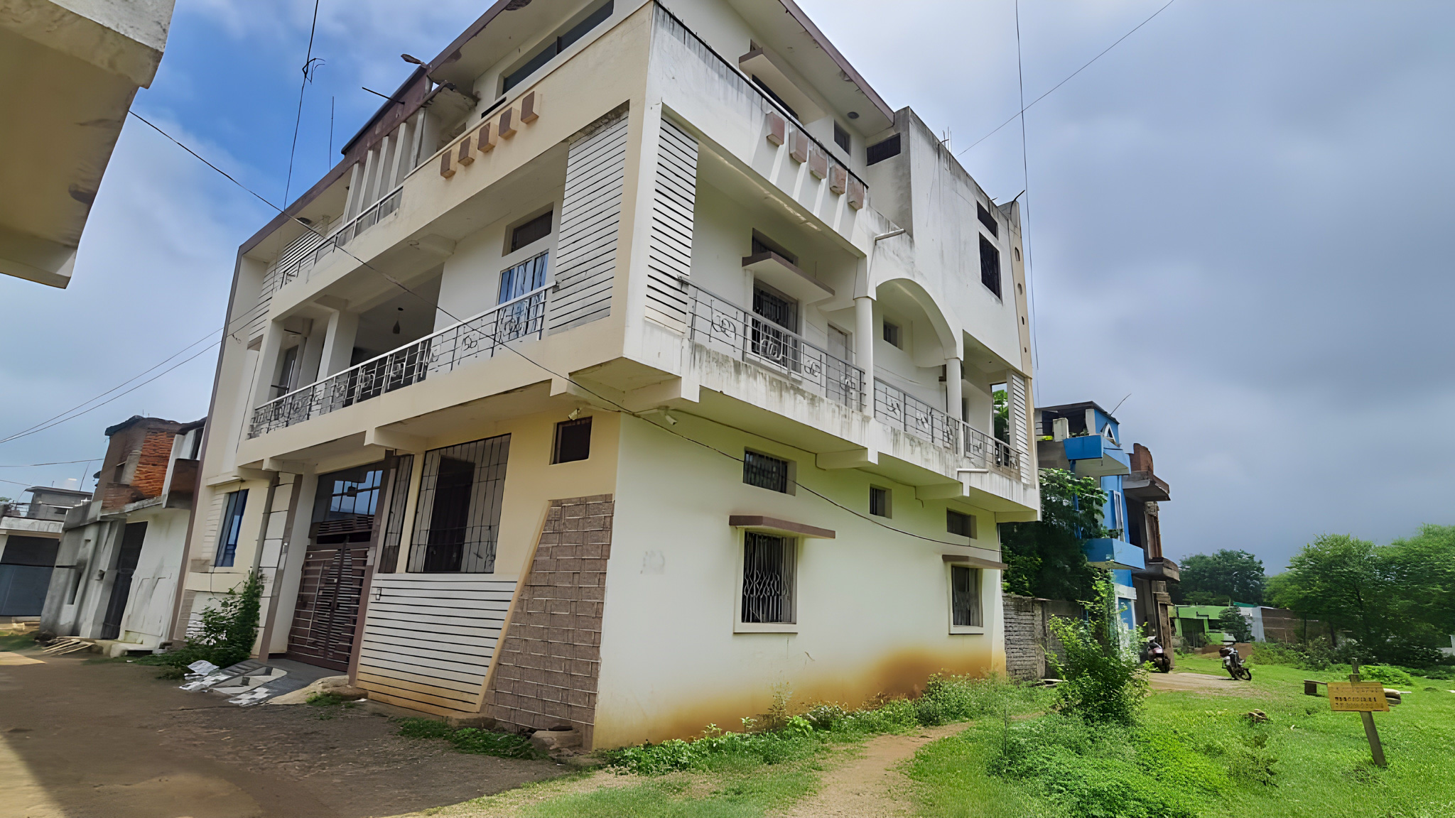 2850 square feet Individual House for sale in HOME LOAN, KATNI Integrated Industrial Development Centre Lamtara — photo 1