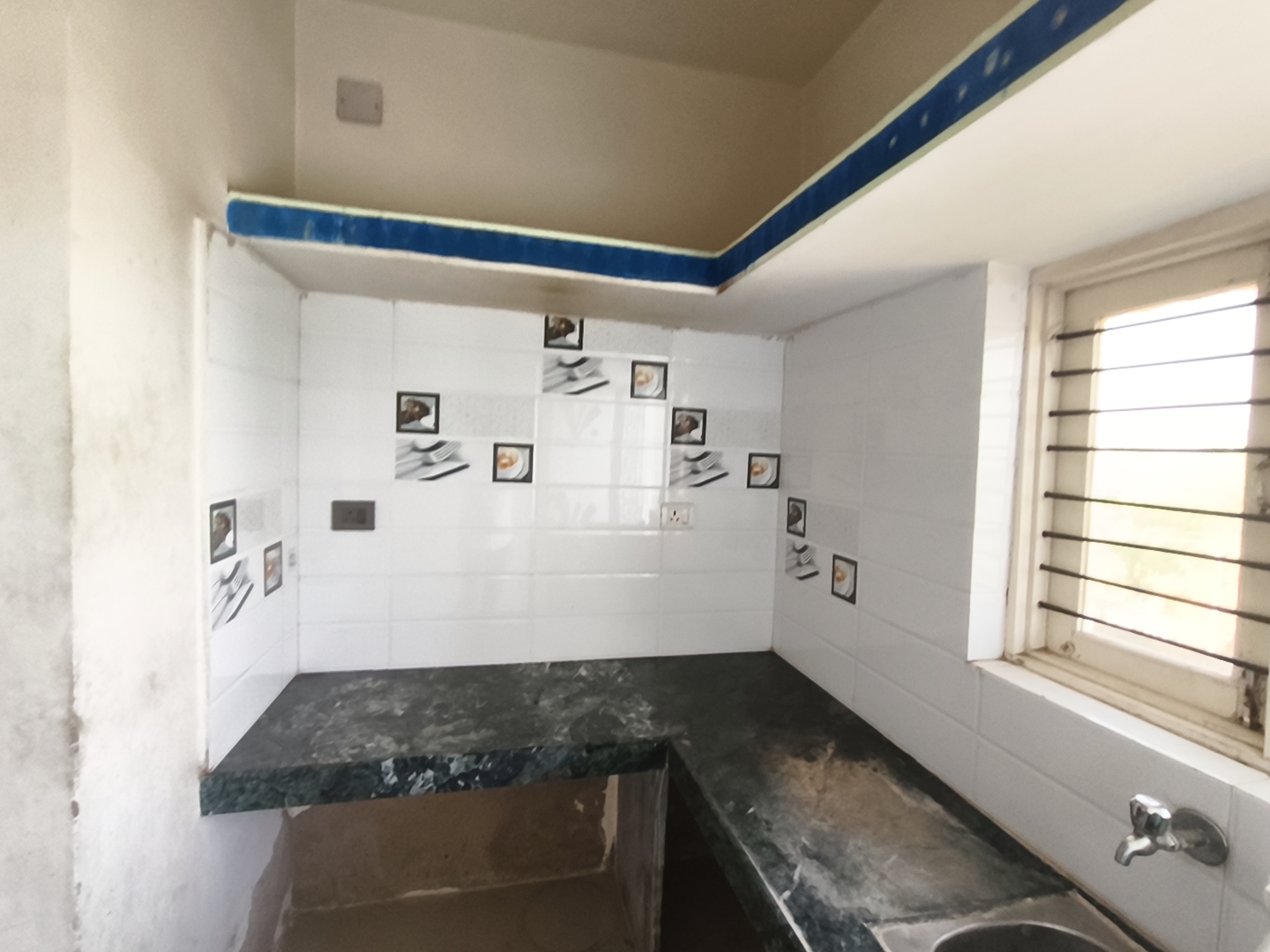 53.63 square meter Flat for sale in SATYA TOWER CO OPERATIVE HOUSING SOCIETY LIMITED, GANDHIDHAM Gandhidham — photo 5