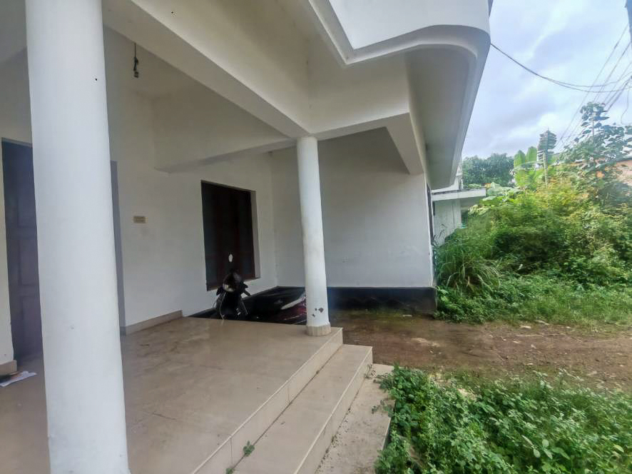 2000 square feet Individual House for sale in C A COLLINS AND C A RAPHY, OLLUR Nenmenikkara — photo 30