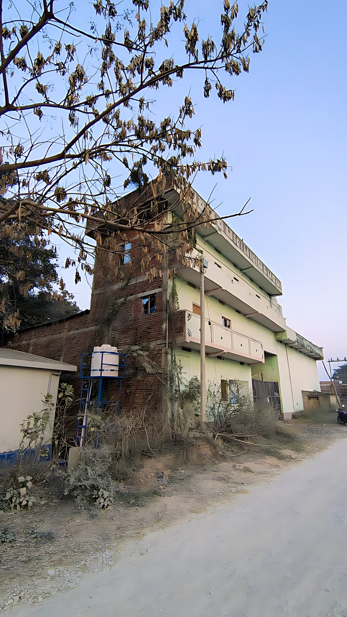 Industrial Plot with Factory Building for sale in kudra Bhabua — photo 2
