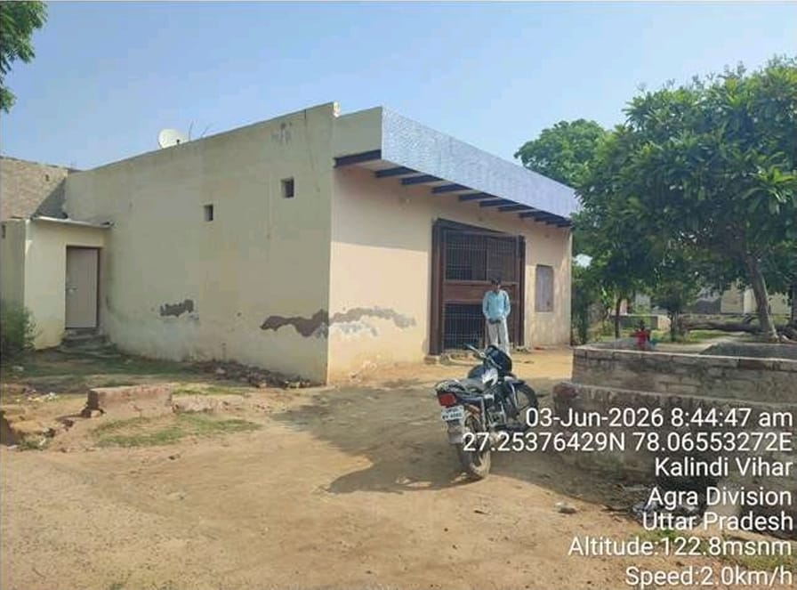 768 square meter Individual House for sale in naraich Agra — photo 1