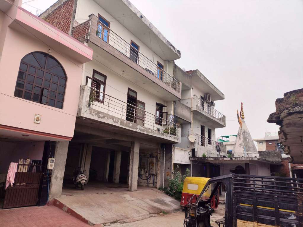 37.98 square meter Flat for sale in Agra — photo 1