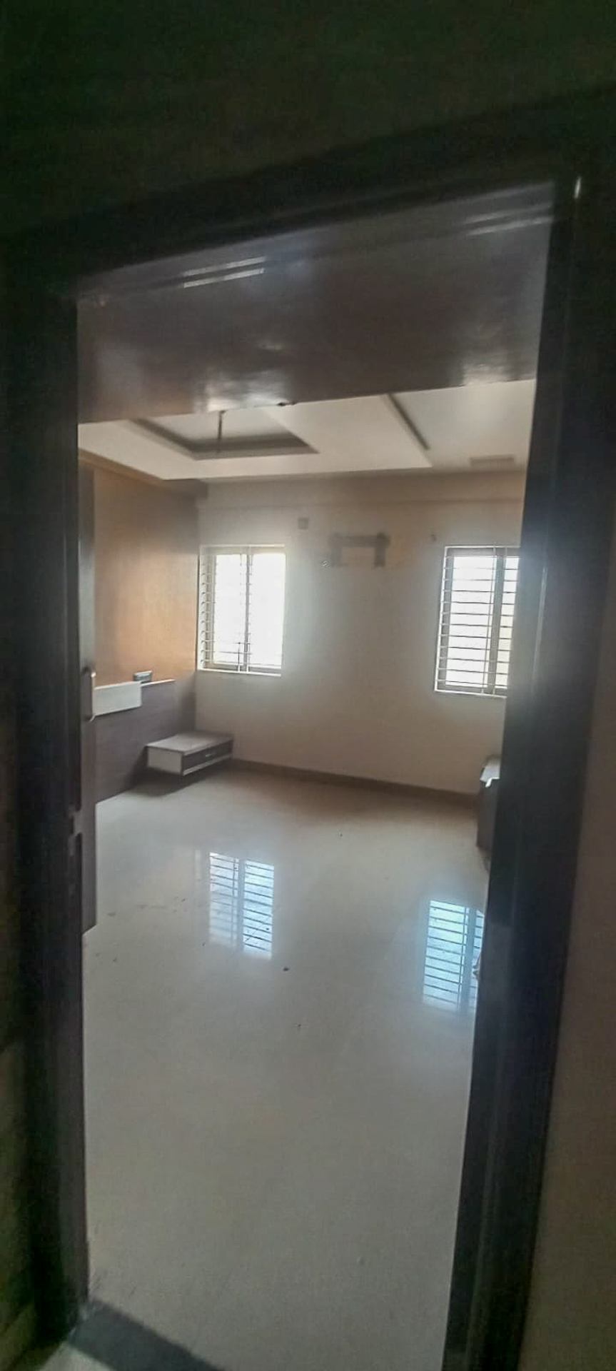 960 square feet Flat for sale in NAVEEN PARK KESHWAPUR Hubballi — photo 18