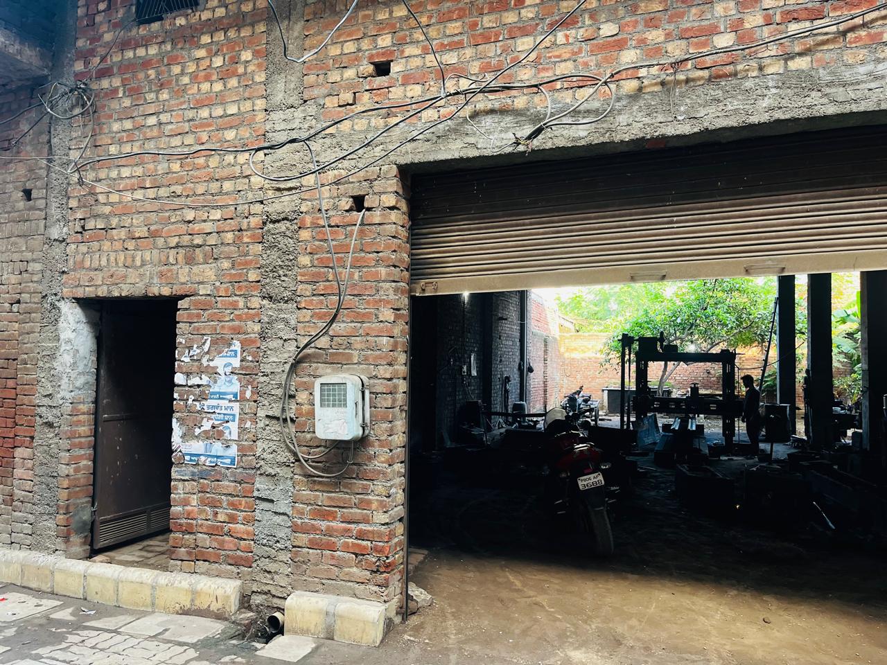 Industrial Plot with Factory Building for sale in GOBIND NAGAR BATALA Bungal — photo 1