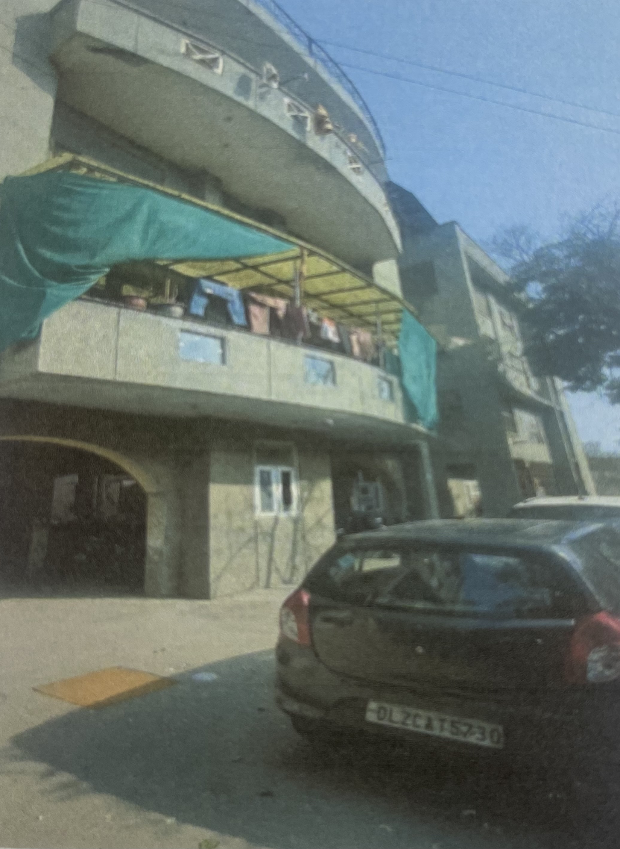 1350 square feet Flat for sale in Ghaziabad — photo 2