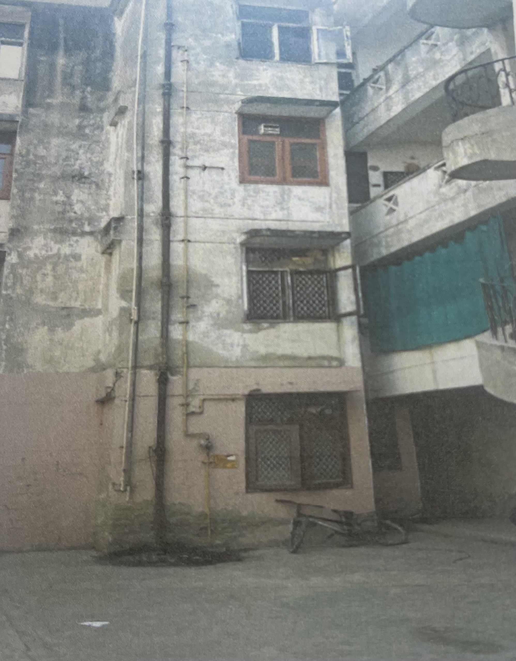 1350 square feet Flat for sale in Ghaziabad — photo 4
