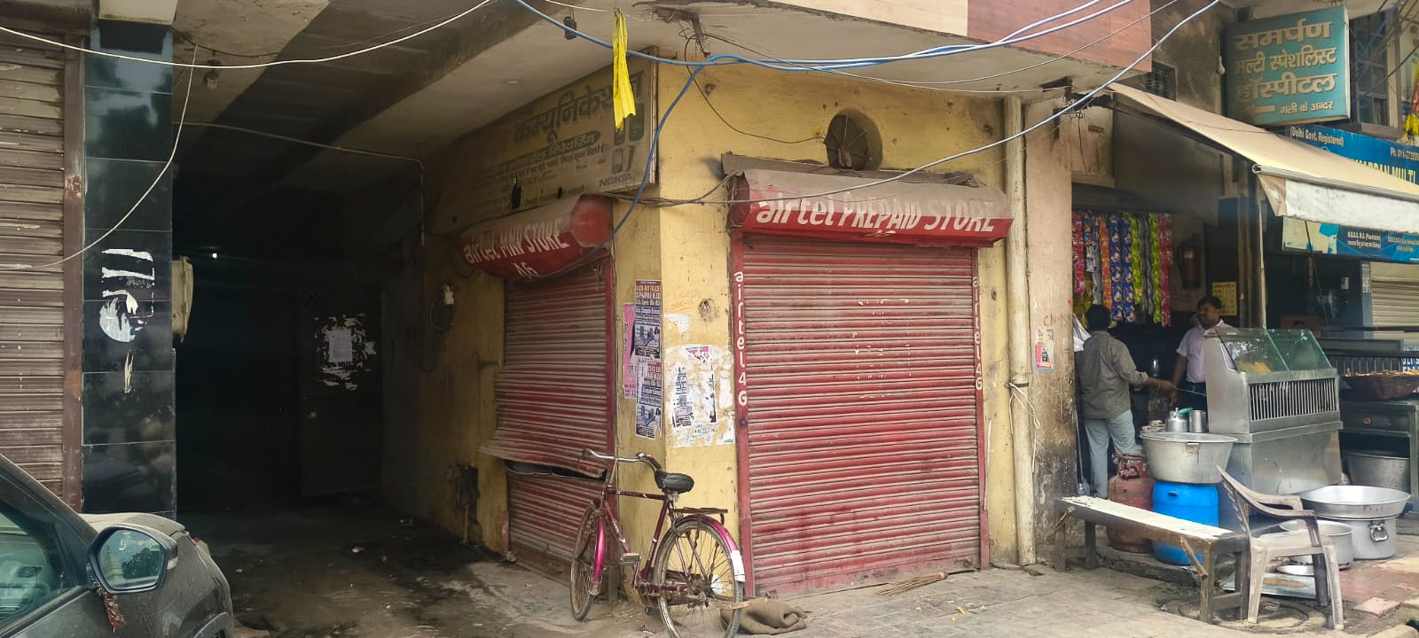 556 square feet Shops for sale in IN FRONT OF RAM MANDIR New Delhi — photo 4