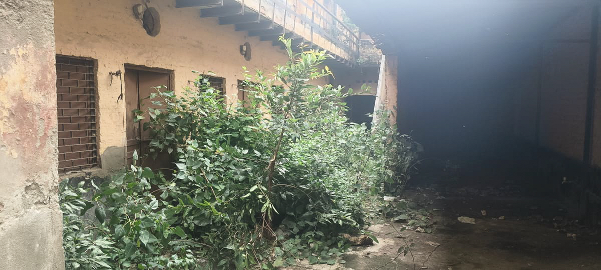 6 BHK Individual House for sale in NEAR KIDZEE SCHOOL New Delhi — photo 2