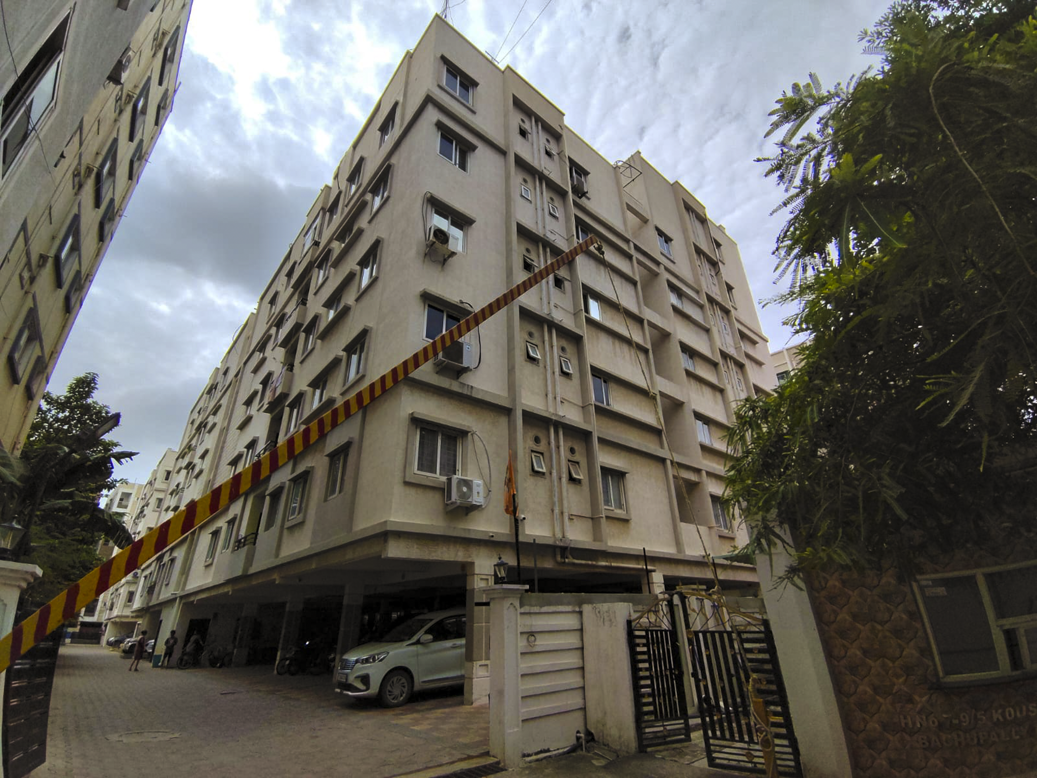 2 BHK Flat for sale in MAXIMUS HILL SIDE TOWERS, BACHUPALLY VILLAGE AND MANDAL Hyderabad — photo 14