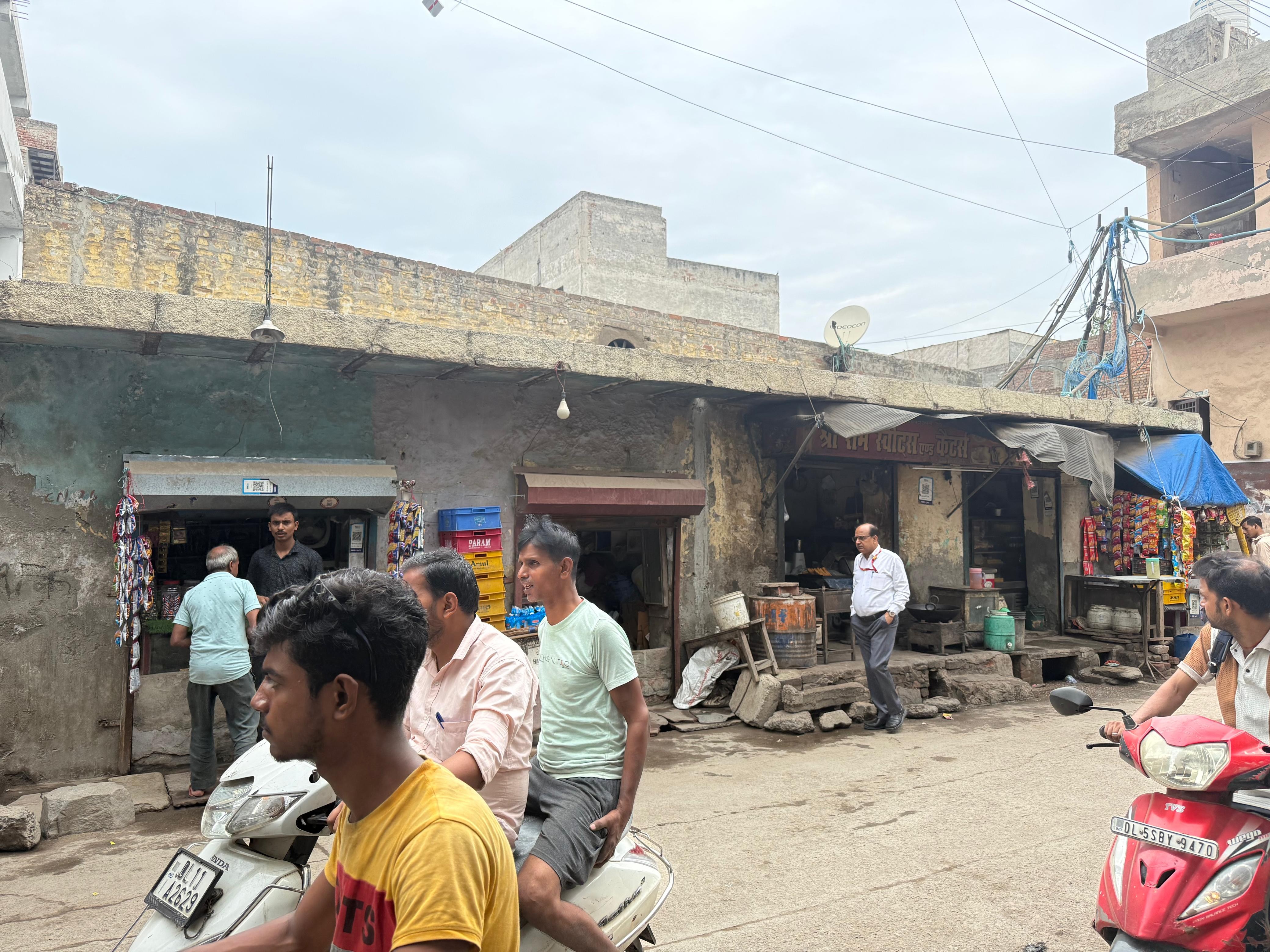 Freehold mixed property  for sale in Libaspur ,North Delhi  New Delhi — photo 3
