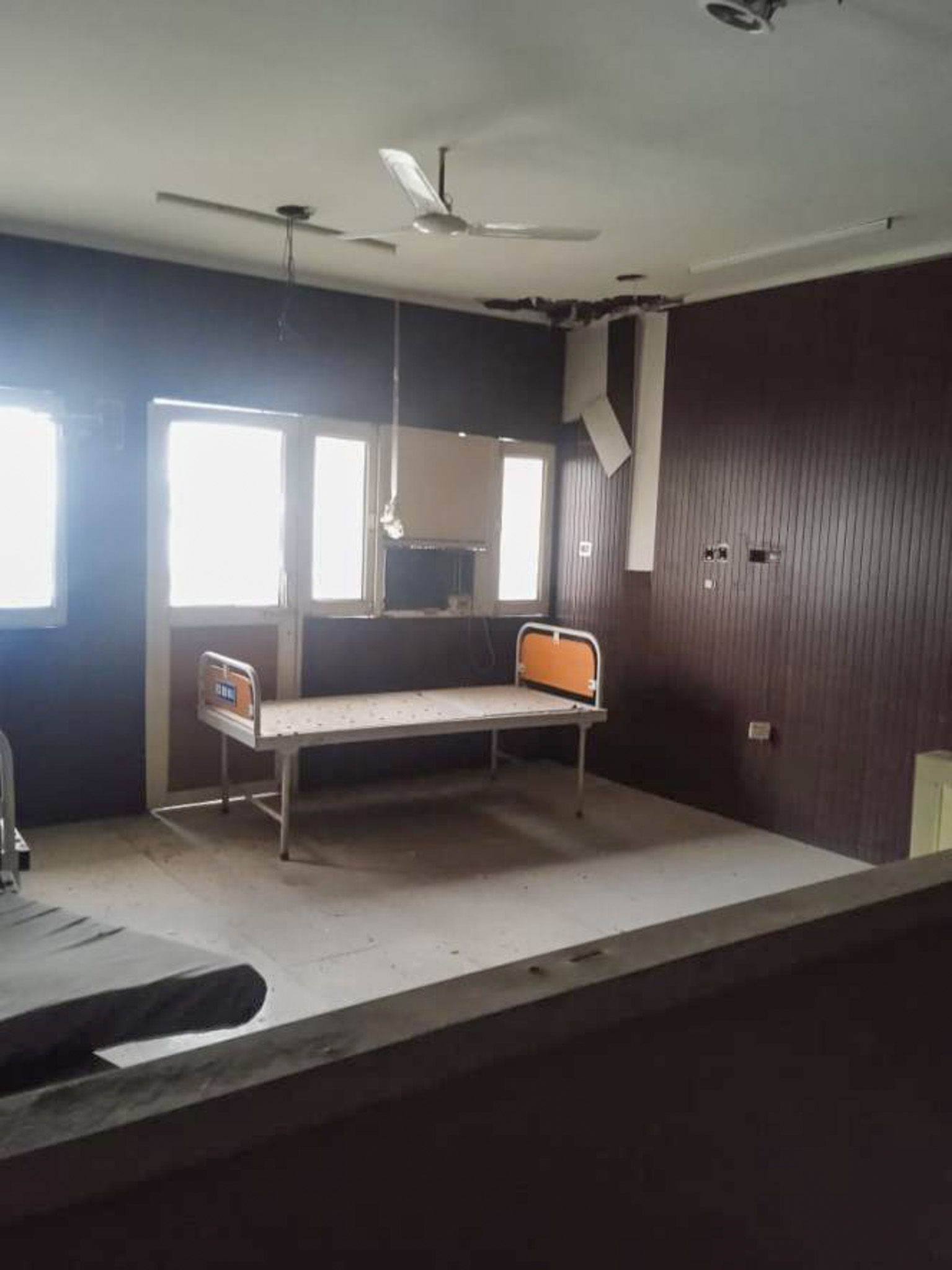 Office for sale in Malhotra Hospital, Bhatoli Kalan, Baddi Baddi — photo 7