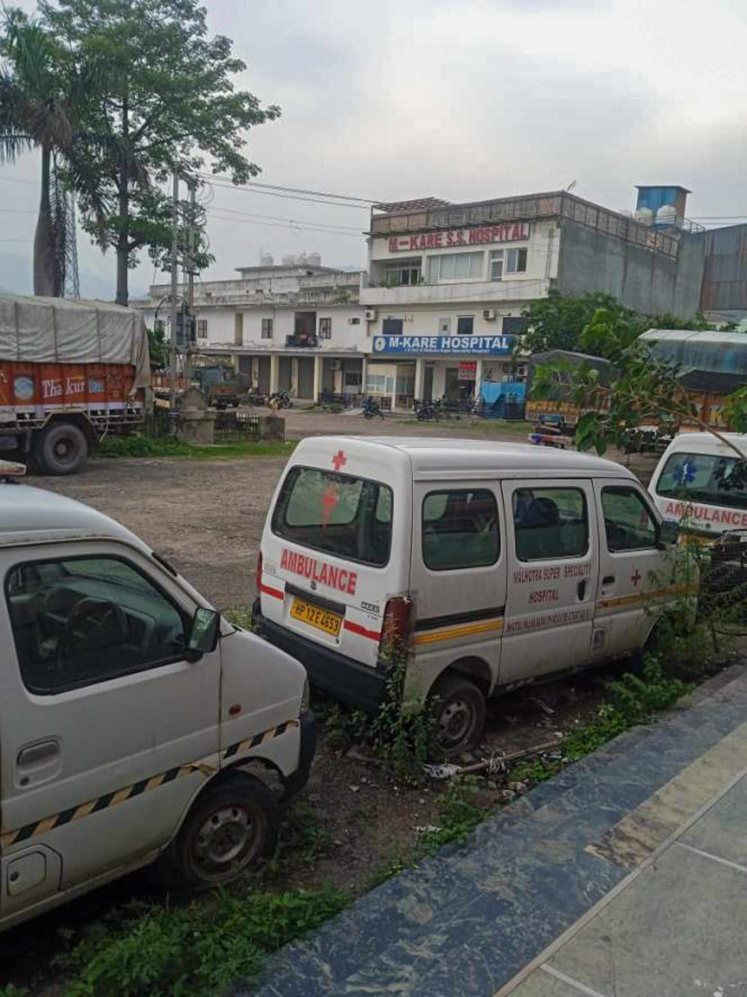 Office for sale in Malhotra Hospital, Bhatoli Kalan, Baddi Baddi — photo 24