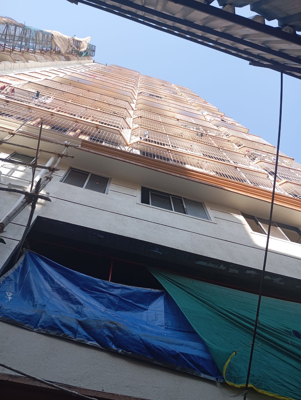 425 square feet Flat for sale in ZOEB ENTERPRISES, DADAR Mumbai — photo 2
