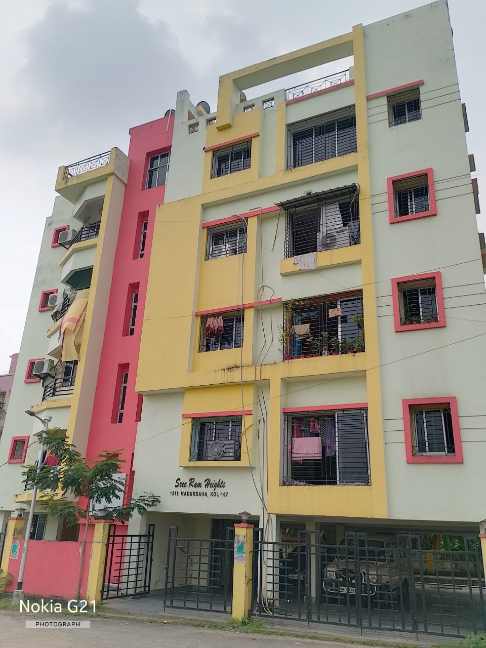960 square feet Flat for sale in Residential Apartment named Shree Ram Heights 1518 Madurdaha Kolkata — photo 2