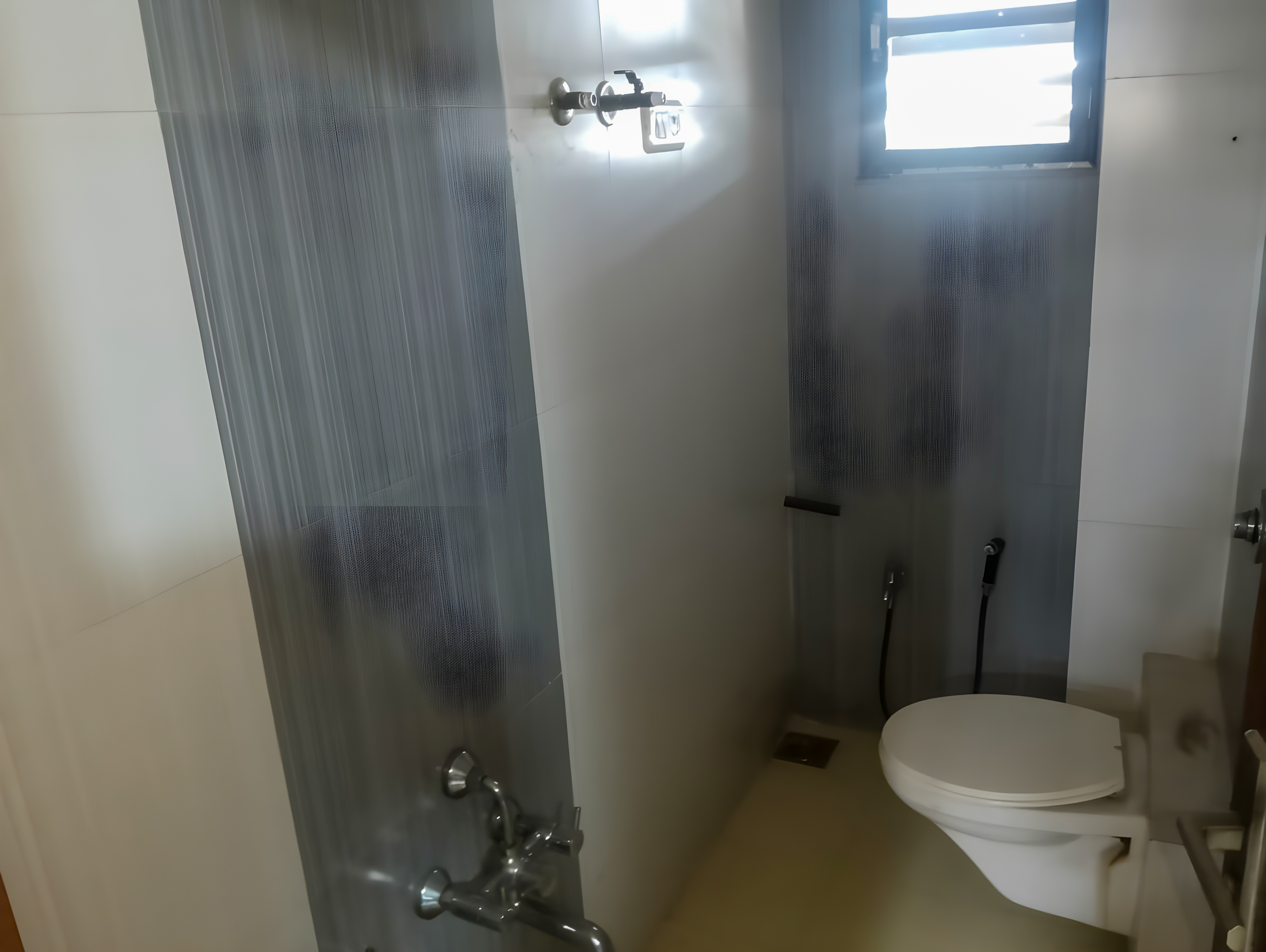 145.39 square meter Flat for sale in Bahubali circle manjalpur Vadodara — photo 9