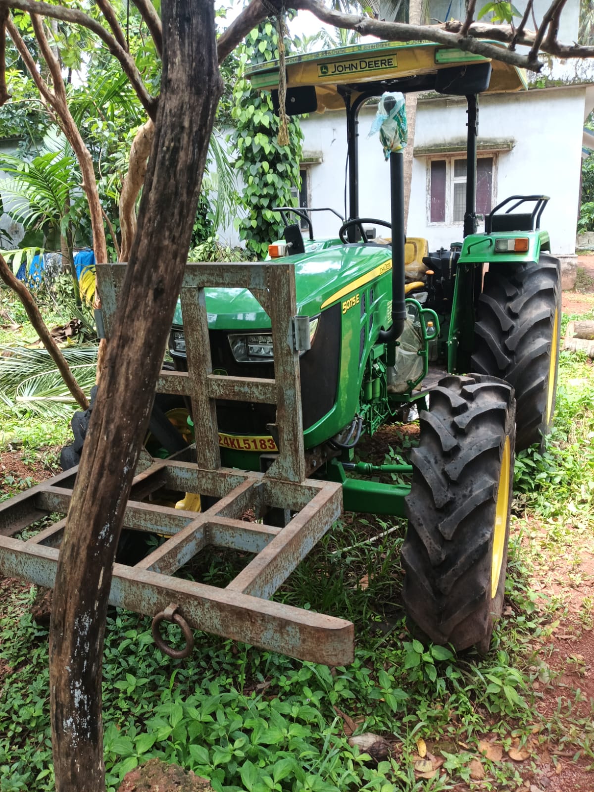 2024 John Deere 5075 E 4WD Tractor 2 years for sale in --------- Kasargod — photo 3