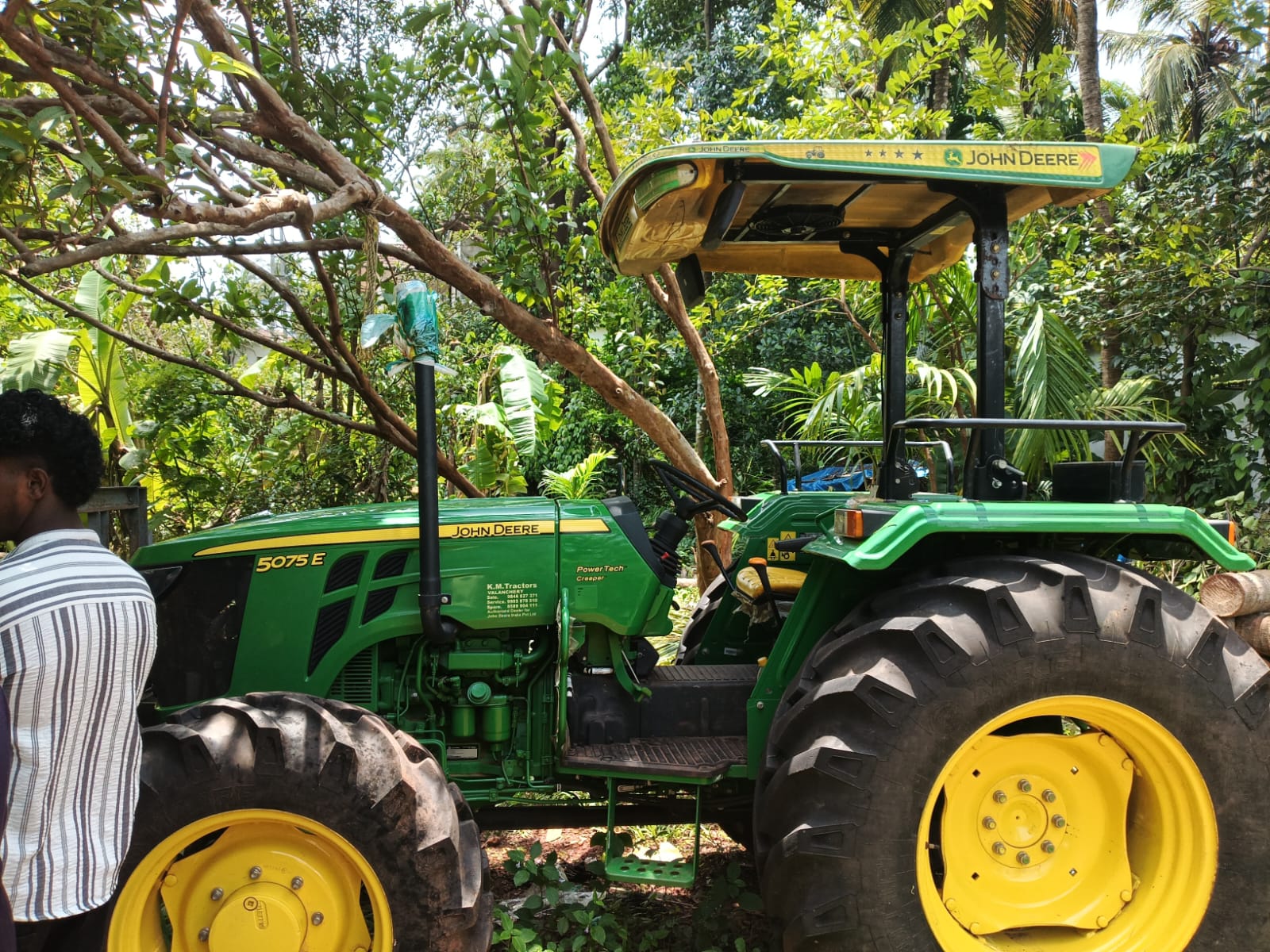 2024 John Deere 5075 E 4WD Tractor 2 years for sale in --------- Kasargod — photo 2