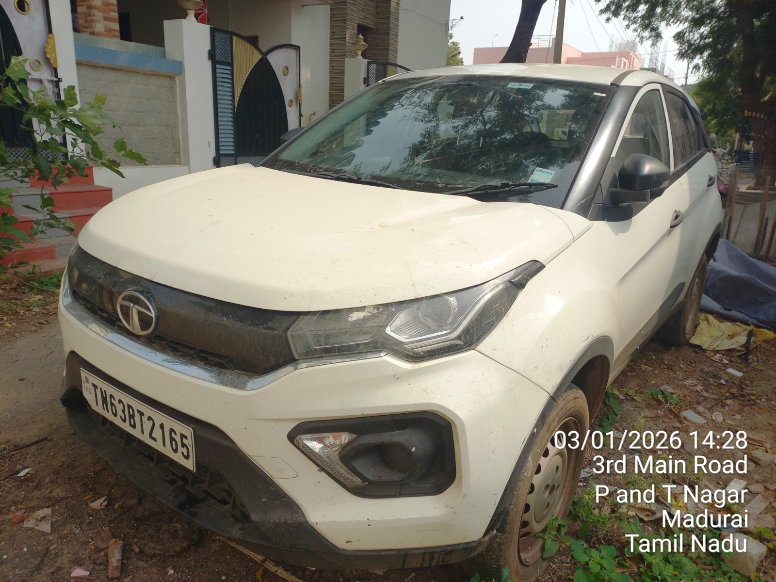 2024 Tata Nexon XE Petrol MT SUV 54000 km 2 years for sale in RECOVERY AGENT PARKING Madurai — photo 1