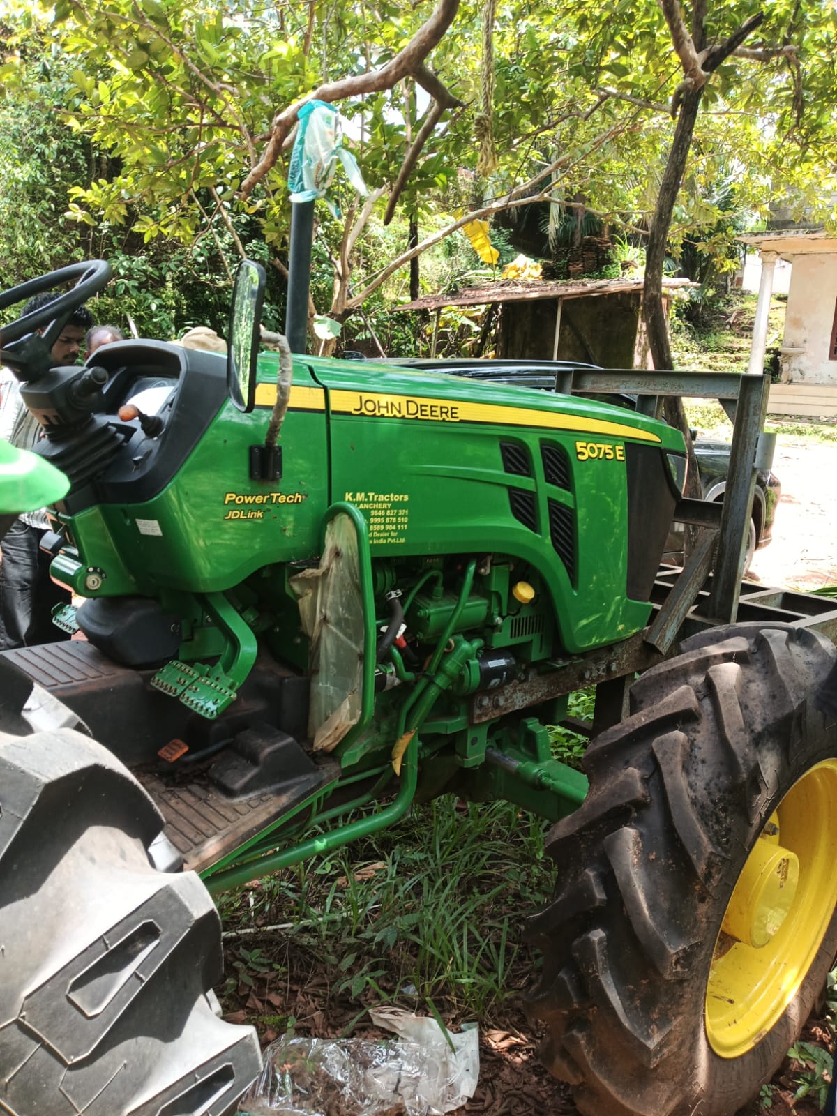 2024 John Deere 5075 E 4WD Tractor 2 years for sale in --------- Kasargod — photo 4
