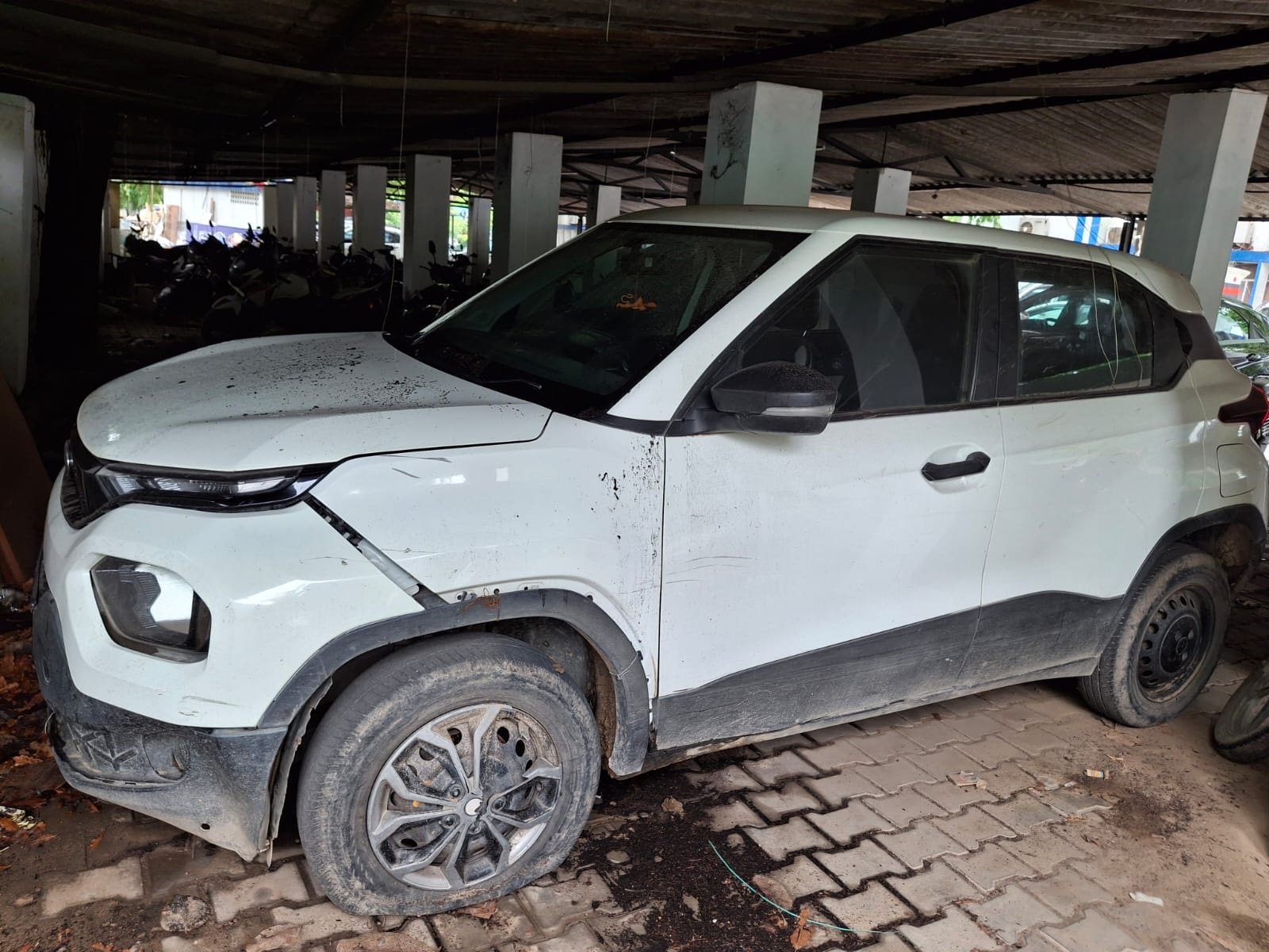 2024 Tata Punch CNG variants SUV 69547 km 1 year for sale in SBI MAIN BRANCH PRAYAGRAJ, KUTCHERY ROAD, PRAYAGRAJ-211002 Prayagraj — photo 2