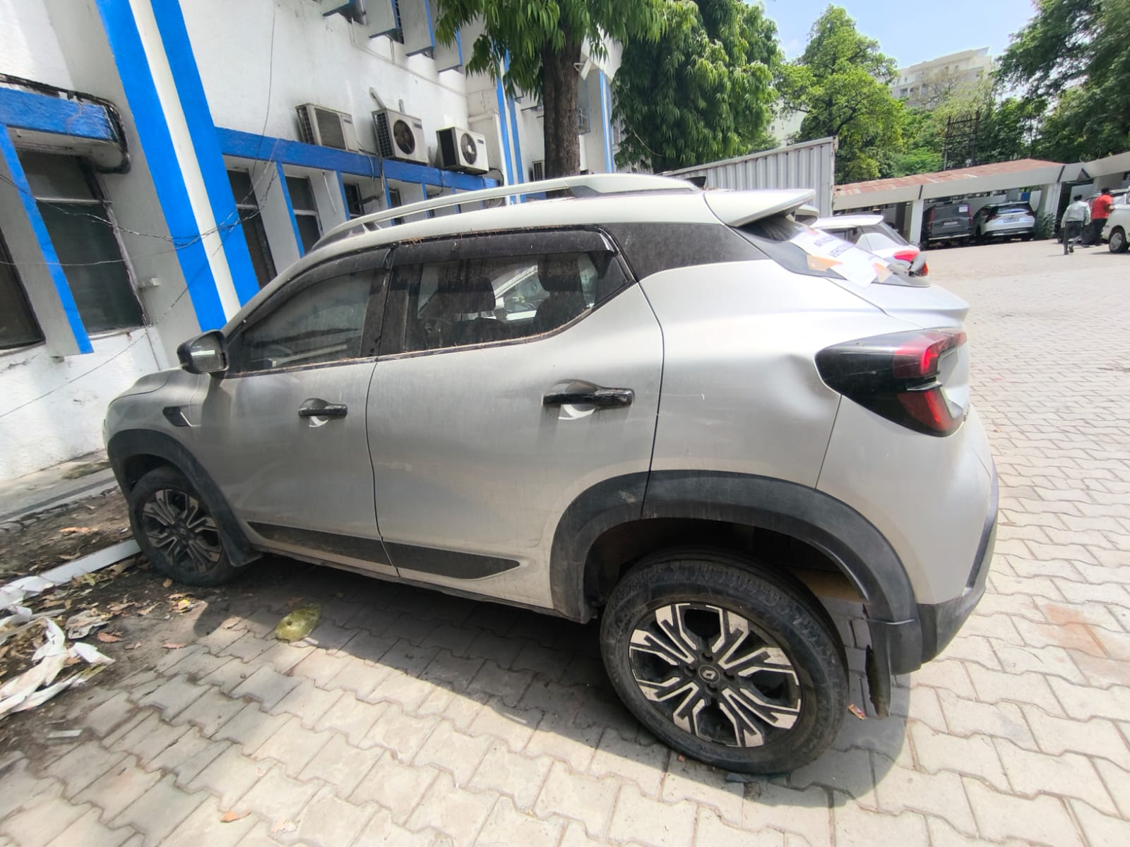 2024 Renault Kiger RXT MT SUV 18455 km 1 year for sale in SBI MAIN BRANCH PRAYAGRAJ, KUTCHERY ROAD, PRAYAGRAJ-211002 Prayagraj — photo 4