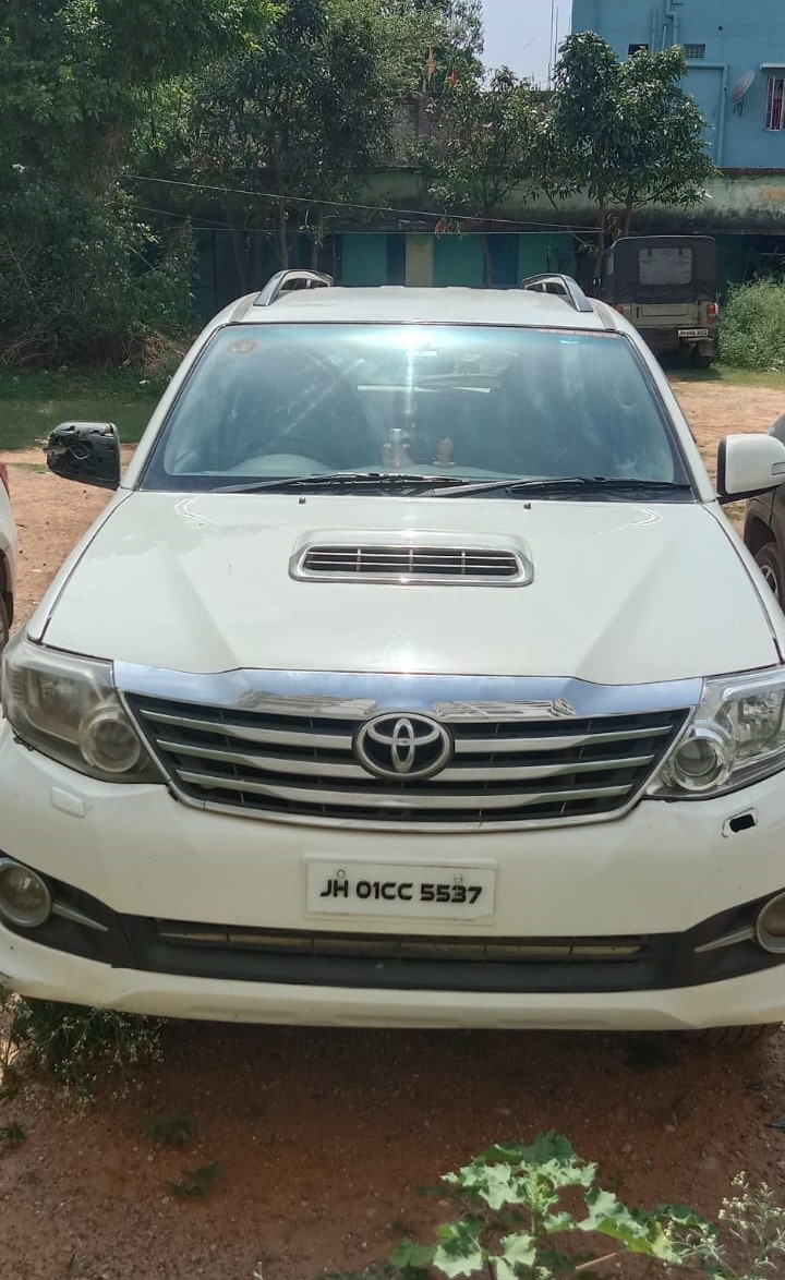 2016 Toyota Fortuner 4x2 Diesel MT SUV 10 years for sale in DINA NATH ENCLAVE Ranchi — photo 2
