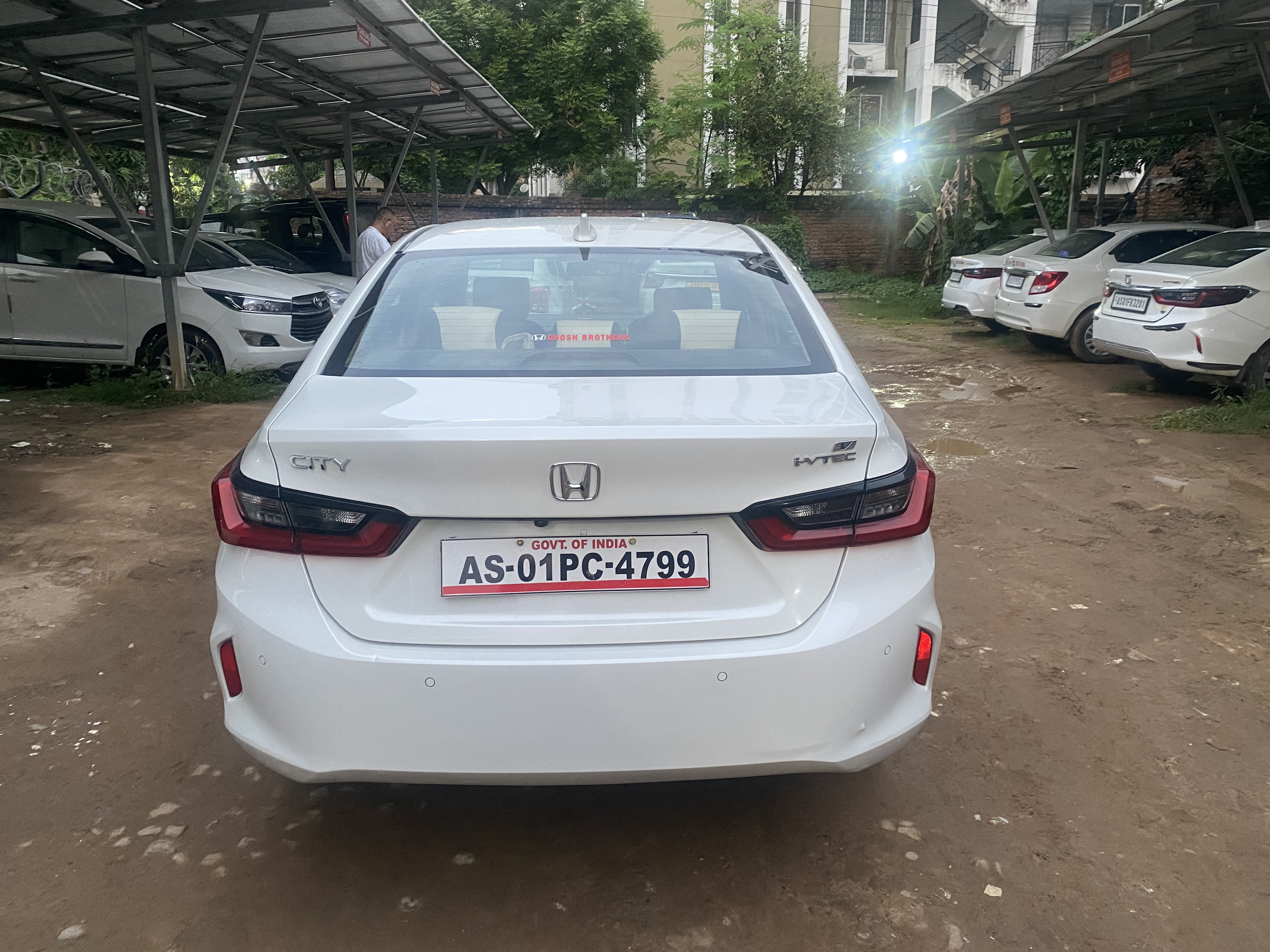 2022 Honda City V Petrol Manual Sedan 4 years for sale in Golmohar Apartment Guwahati — photo 2