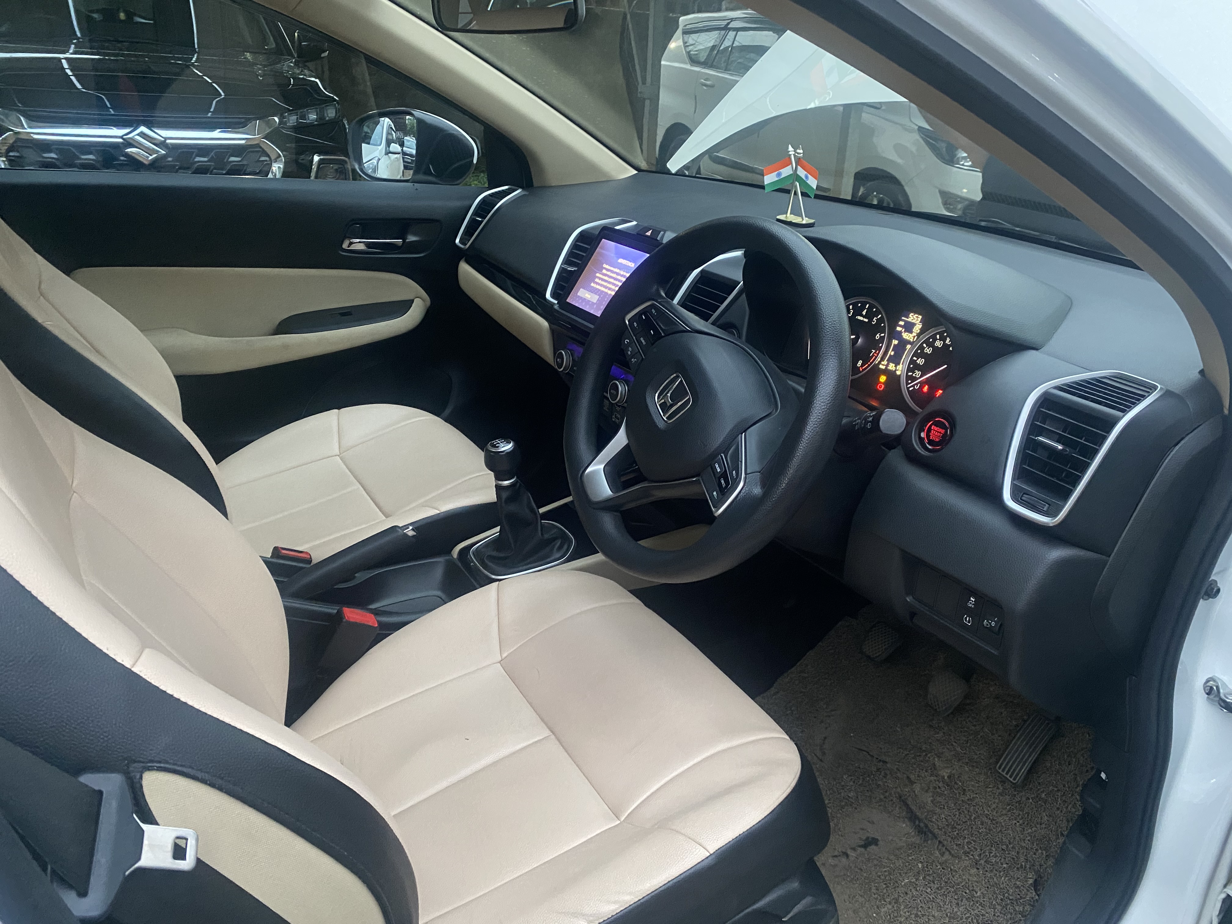 2022 Honda City V Petrol Manual Sedan 4 years for sale in Golmohar Apartment Guwahati — photo 3