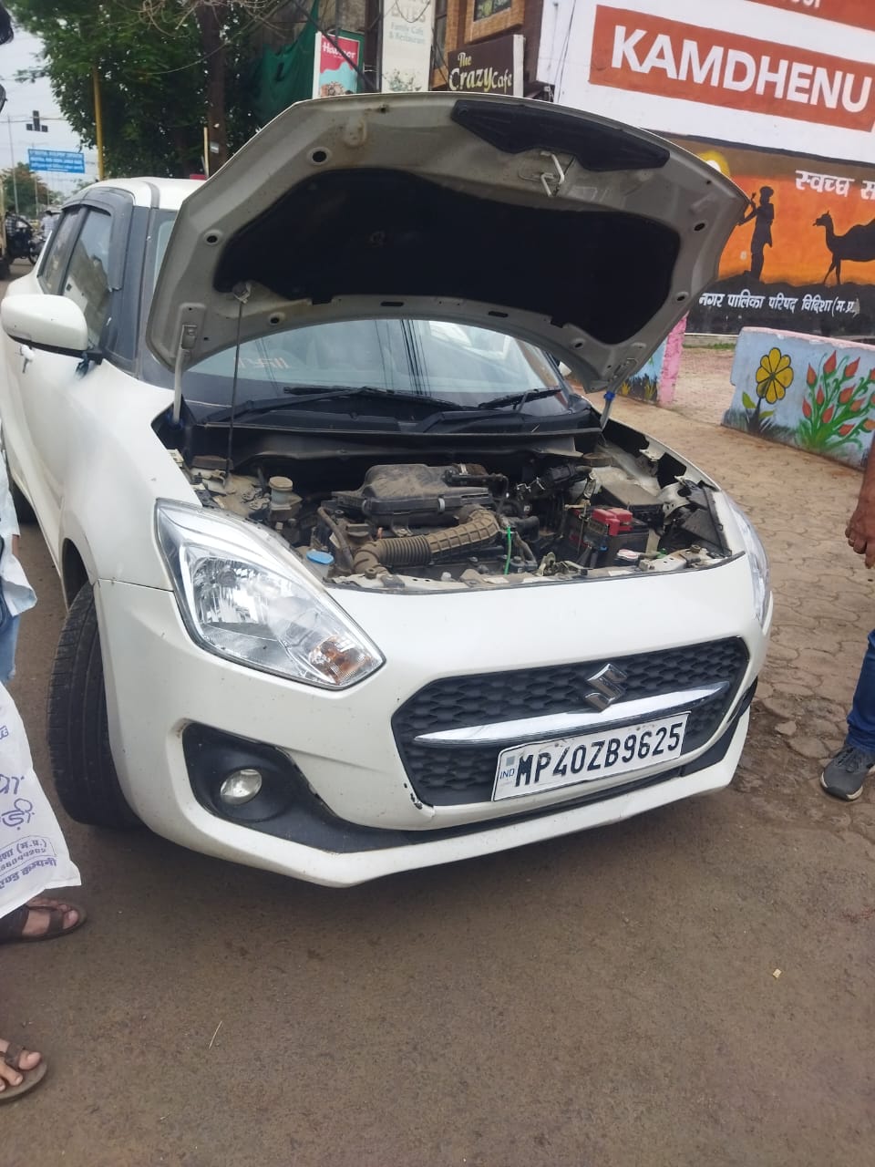 2023 Maruti Suzuki Swift LXi Hatchback 3 years for sale in office of investigation and recovery Gwalior — photo 3