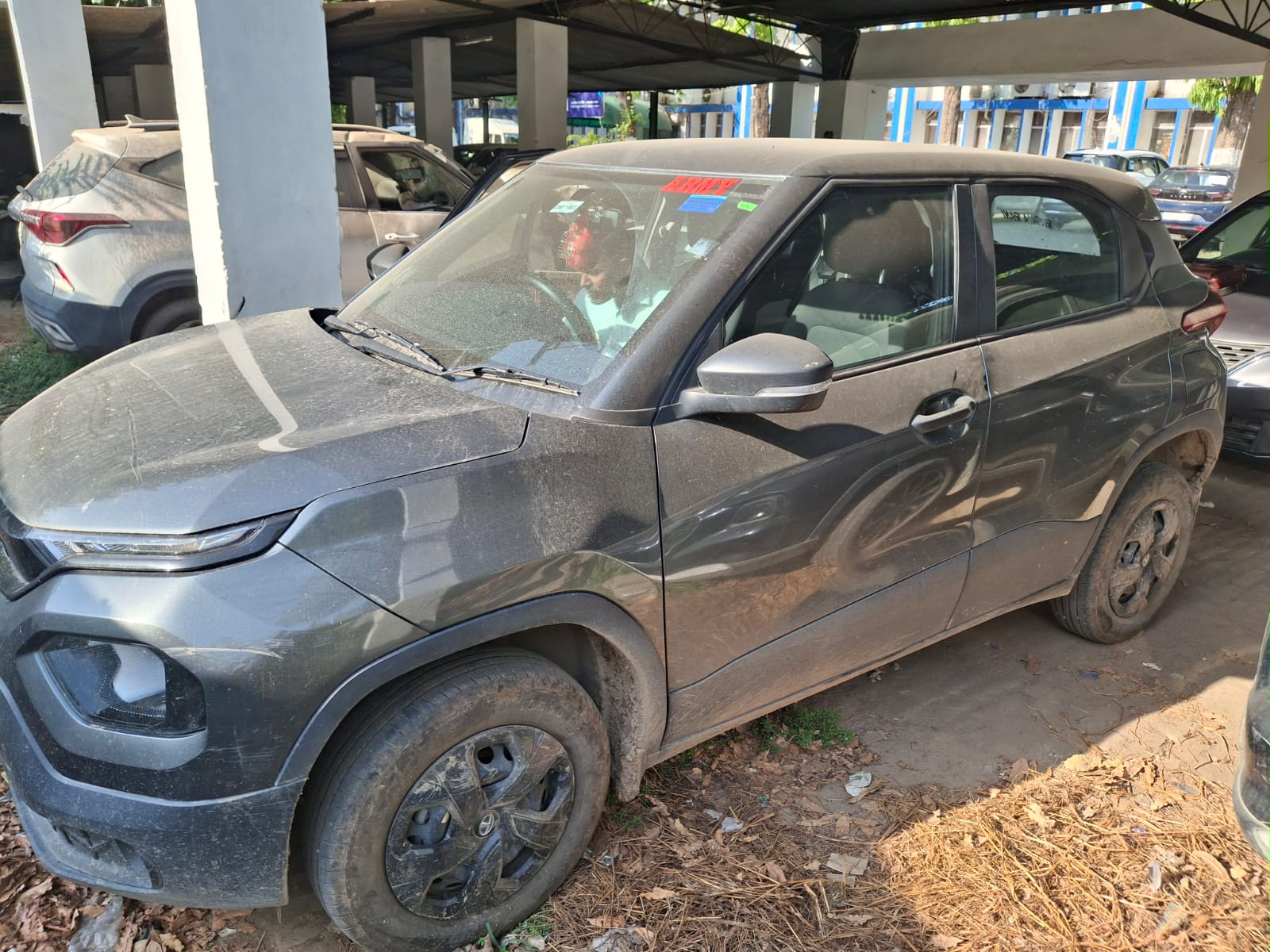 2024 Tata Punch Pure MT SUV 12489 km 2 years for sale in SBI MAIN BRANCH PRAYAGRAJ Prayagraj — photo 1