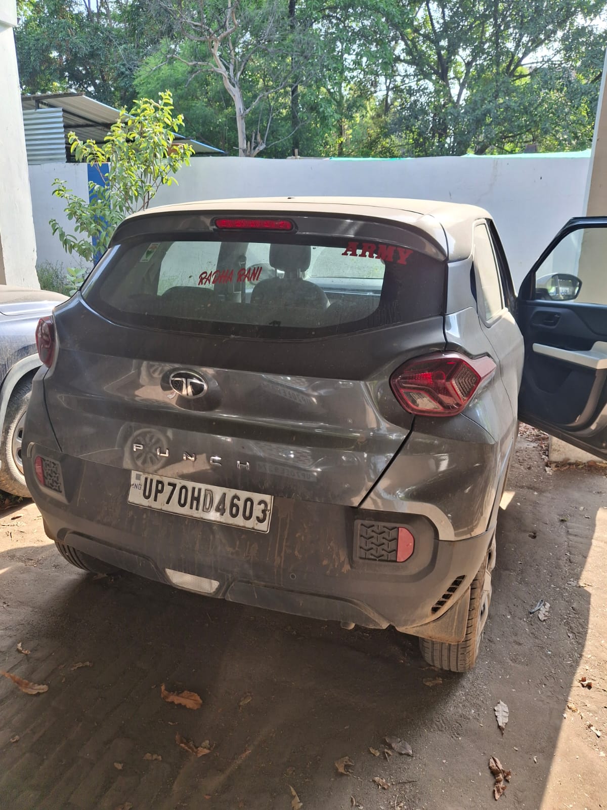 2024 Tata Punch Pure MT SUV 12489 km 2 years for sale in SBI MAIN BRANCH PRAYAGRAJ Prayagraj — photo 6