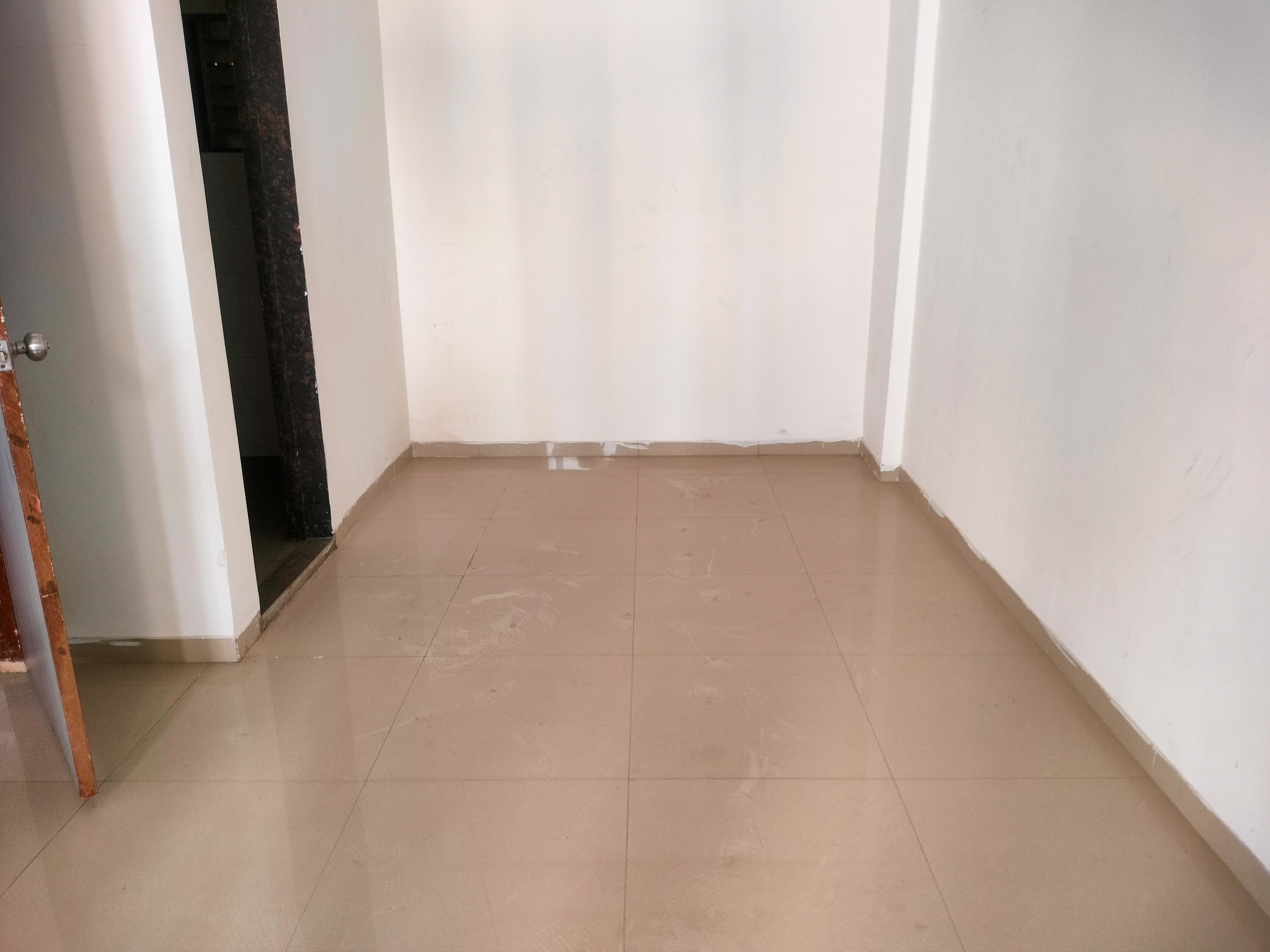 681 square feet Flat for sale in Vada — photo 9