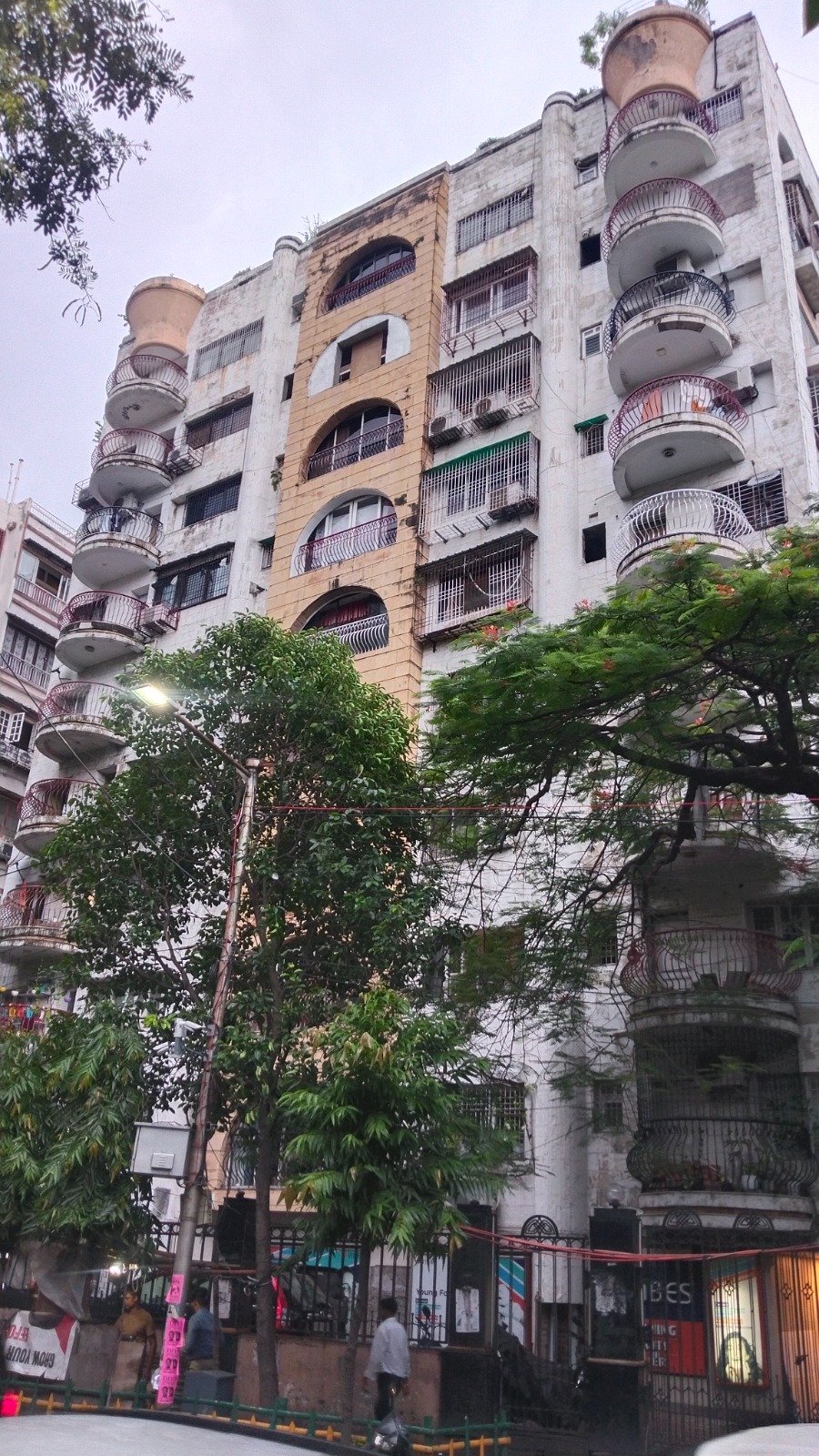 2550 square feet Flat for sale in Kolkata — photo 1